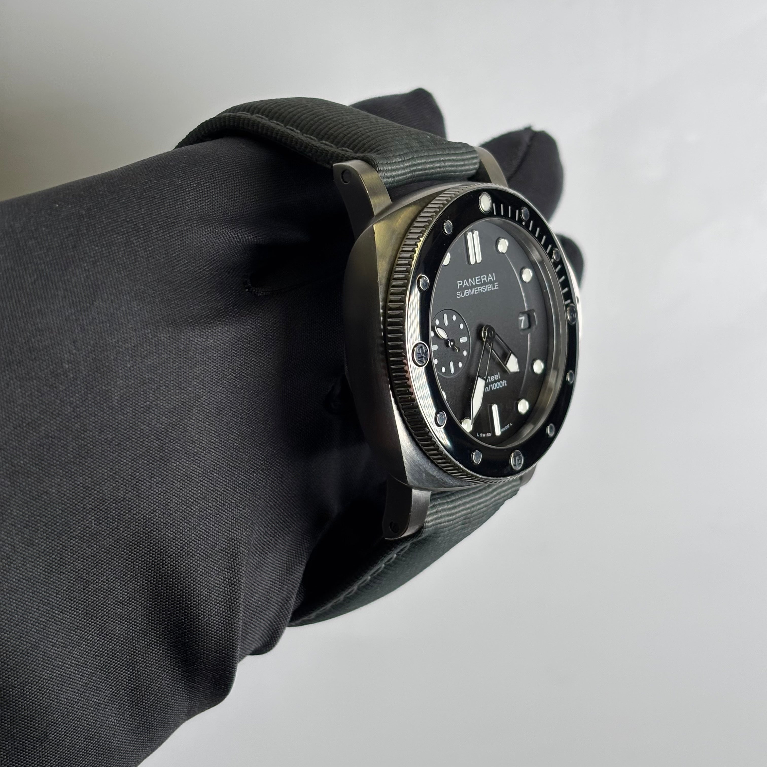 Panerai Submersible 44mm Grey Dial Watch Ref# PAM01288 - Happy Jewelers Fine Jewelry Lifetime Warranty