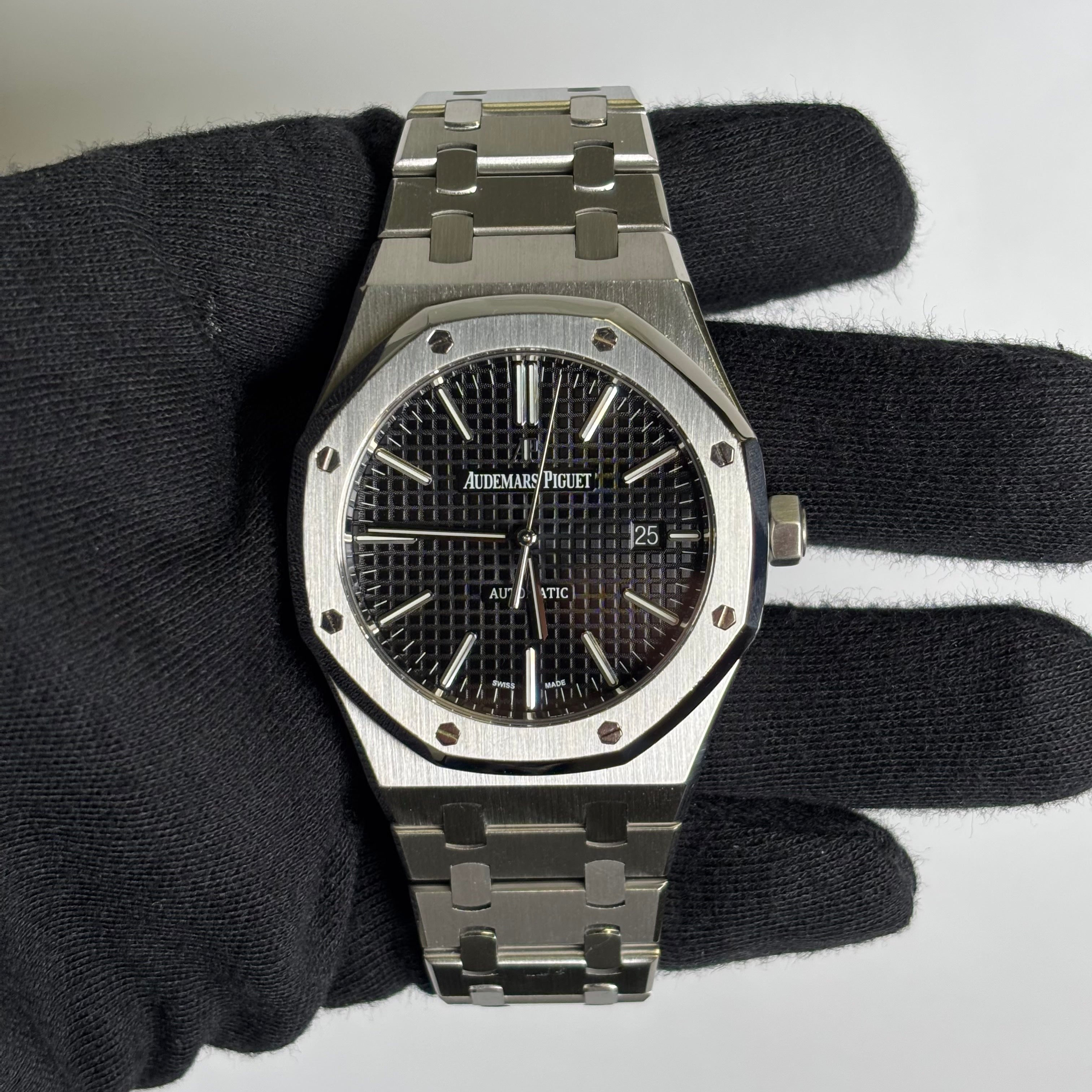 Audemars Piguet Royal Oak 41mm Black Dial Watch Ref# 15400ST.OO.1220ST.01 - Happy Jewelers Fine Jewelry Lifetime Warranty