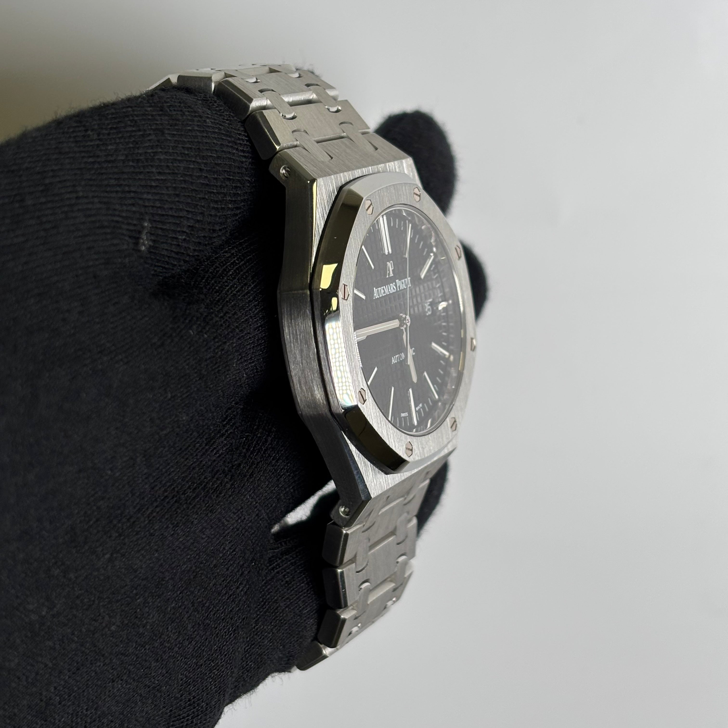 Audemars Piguet Royal Oak 41mm Black Dial Watch Ref# 15400ST.OO.1220ST.01 - Happy Jewelers Fine Jewelry Lifetime Warranty