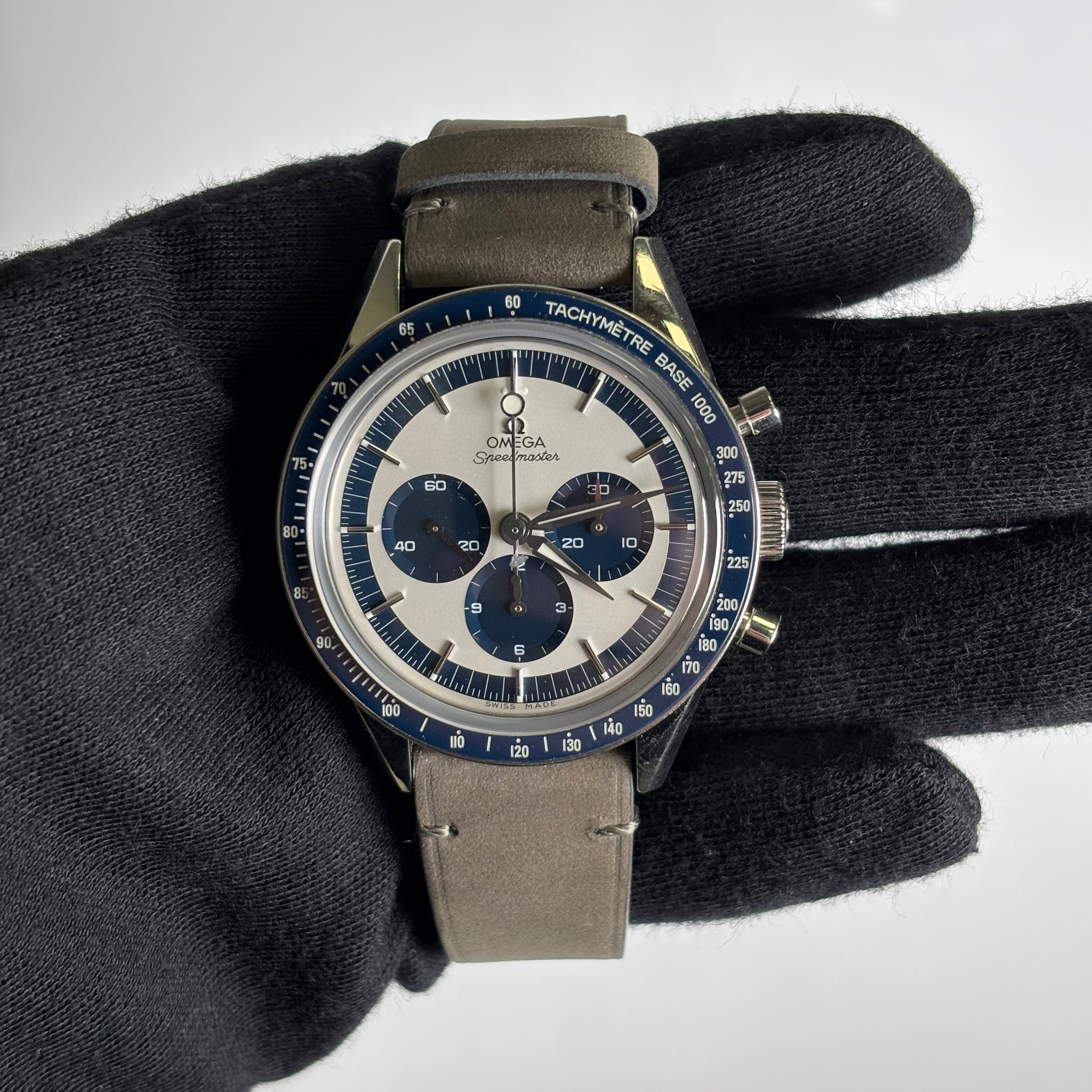 Omega Speedmaster 39mm White Dial Watch Ref# 311.33.40.30.02.001 - Happy Jewelers Fine Jewelry Lifetime Warranty