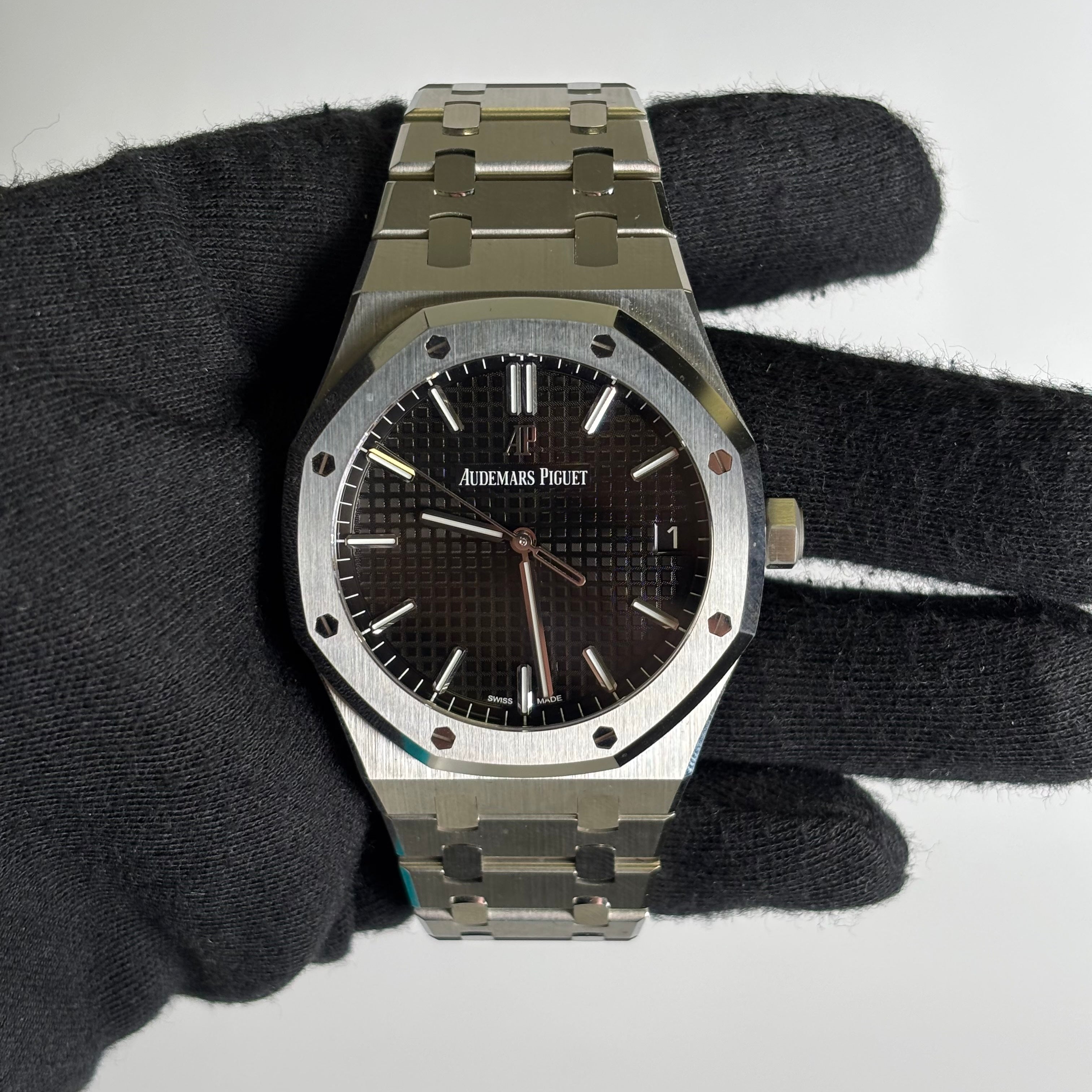 Audemars Piguet Royal Oak 41mm Black Dial Watch Ref# 15500ST.OO.1220ST.03 - Happy Jewelers Fine Jewelry Lifetime Warranty