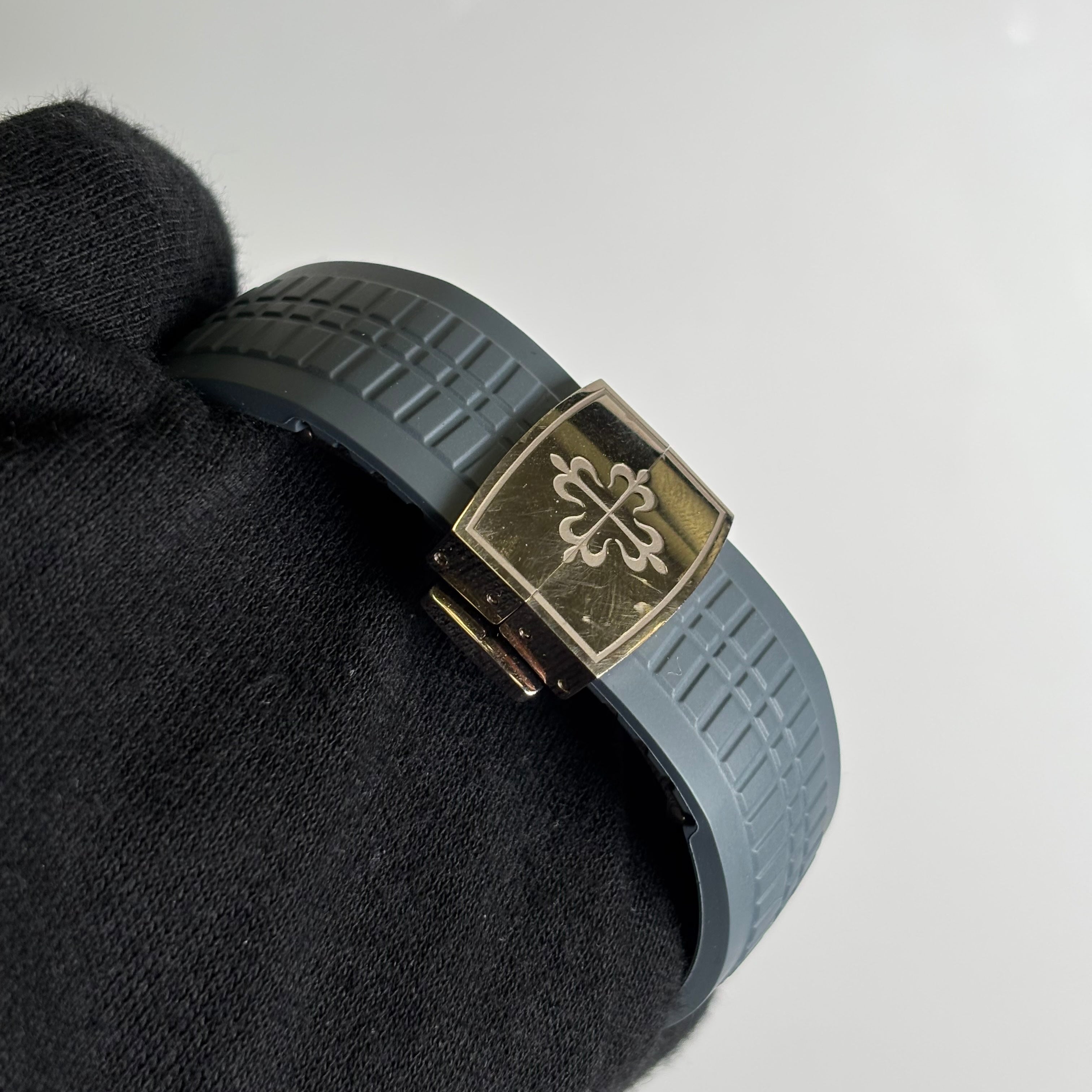 Patek Philippe Aquanaut 38.8mm Blue Dial Watch Ref# 5164G-001 - Happy Jewelers Fine Jewelry Lifetime Warranty