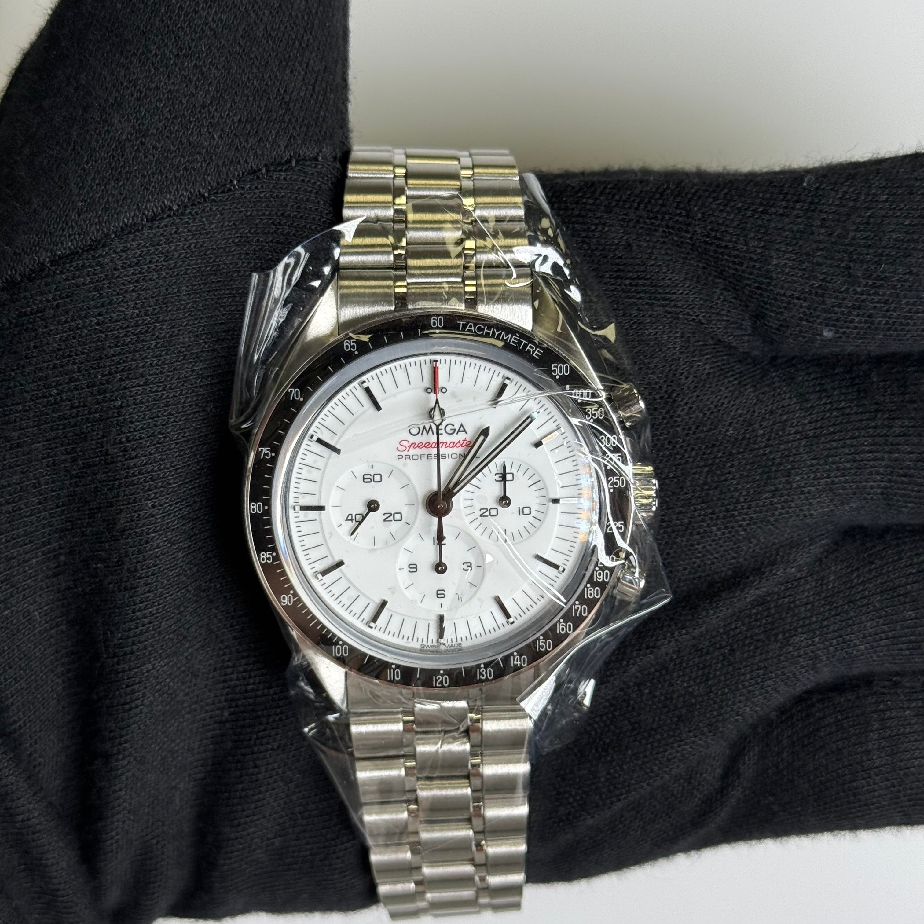 Omega Speedmaster 42mm White Dial Watch Ref# 310.30.42.50.04.001 - Happy Jewelers Fine Jewelry Lifetime Warranty