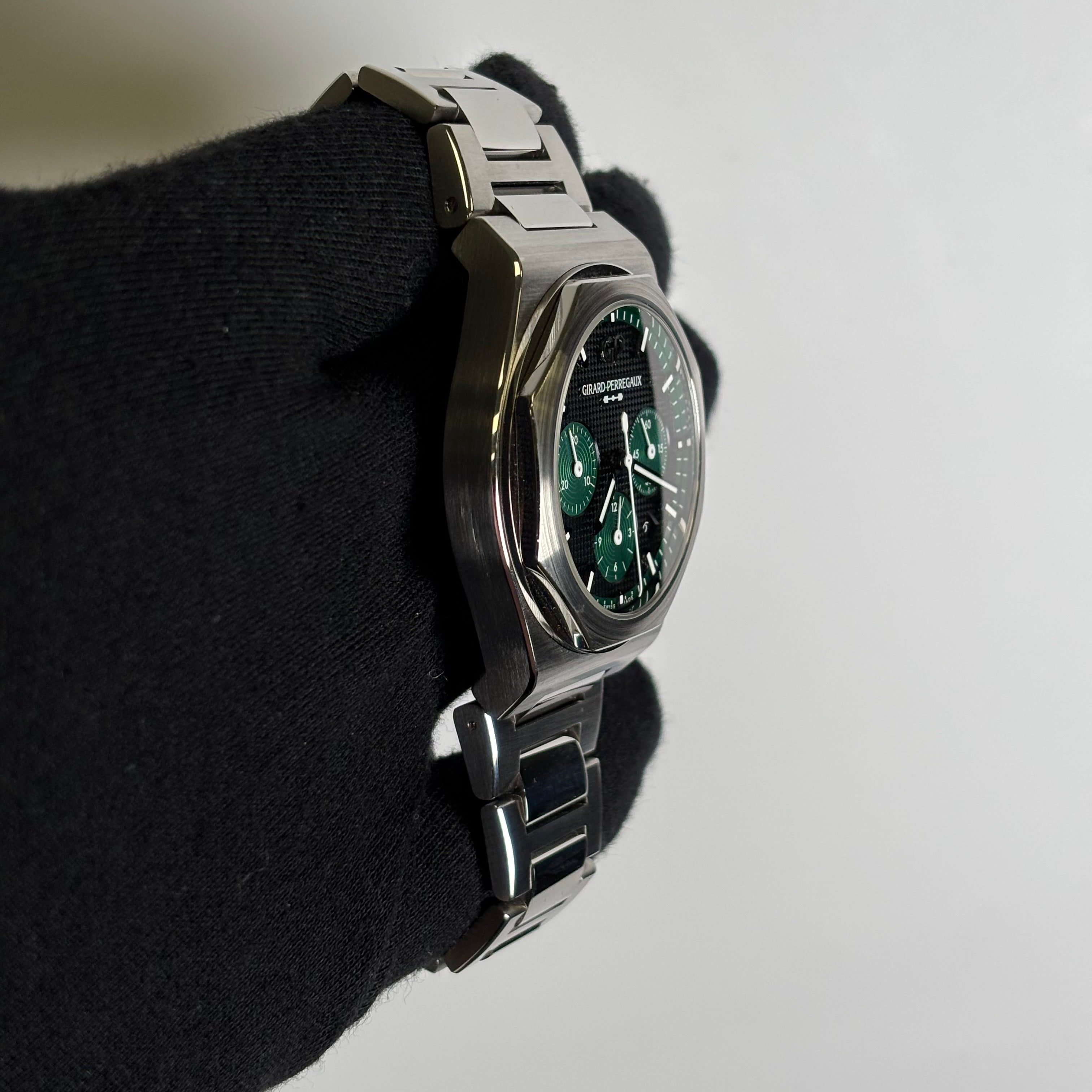 Girard Perregaux Laureato 42mm Black Dial Watch Ref# 81020-11-3254-1GM - Happy Jewelers Fine Jewelry Lifetime Warranty