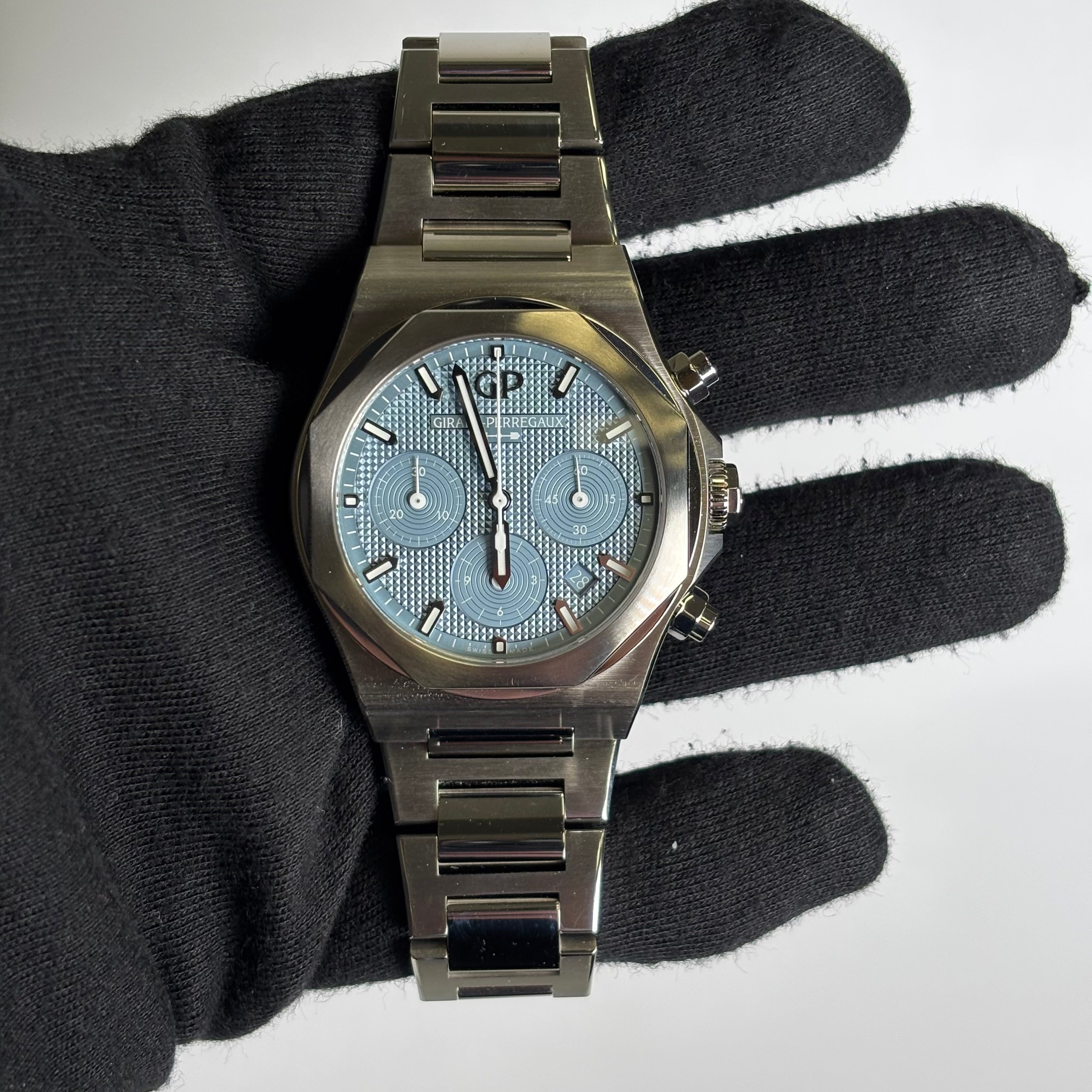 Girard Perregaux Laureato 42mm Blue Dial Watch Ref# 81020-11-3370-1GM - Happy Jewelers Fine Jewelry Lifetime Warranty