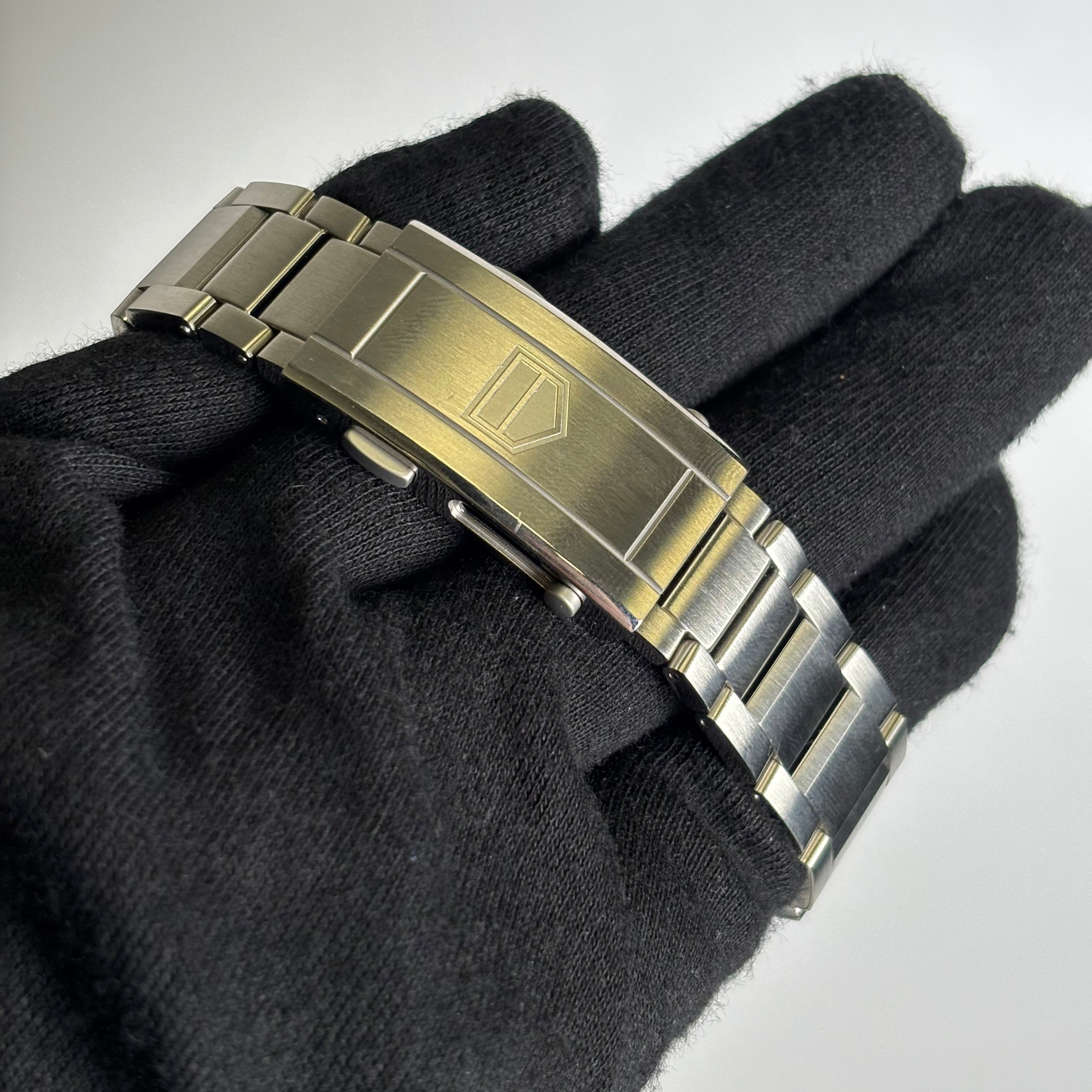 Tag Heuer Aquaracer 42mm Green Dial Watch Ref# WBP5115 - Happy Jewelers Fine Jewelry Lifetime Warranty