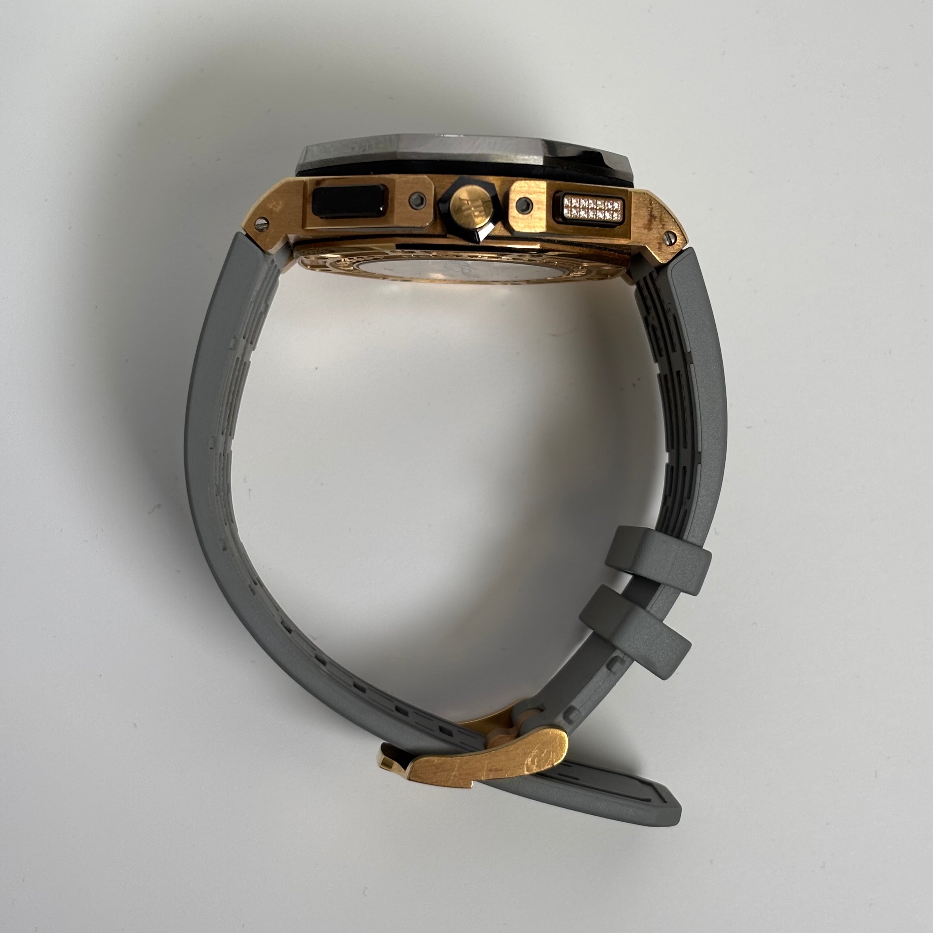 Audemars Piguet Royal Oak 44mm Grey Dial Watch Ref# 26210OI.OO.A109CR.01 - Happy Jewelers Fine Jewelry Lifetime Warranty