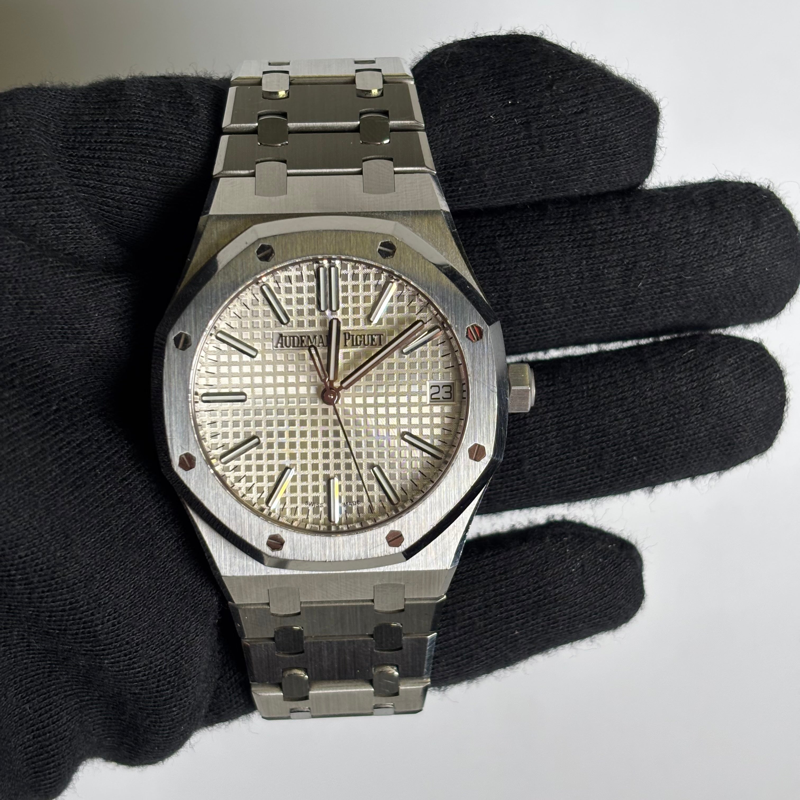 Audemars Piguet Royal Oak 41mm Silver Dial Watch Ref# 15510ST.OO.1320ST.03 - Happy Jewelers Fine Jewelry Lifetime Warranty
