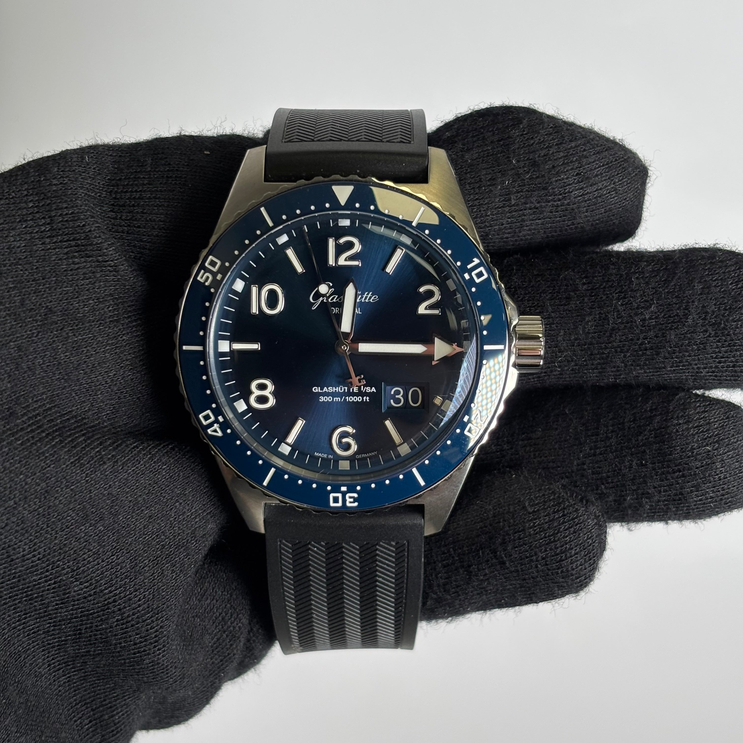 Glashutte SeaQ 43.2mm Blue Dial Watch Ref# 1-36-13-02-81-33 - Happy Jewelers Fine Jewelry Lifetime Warranty