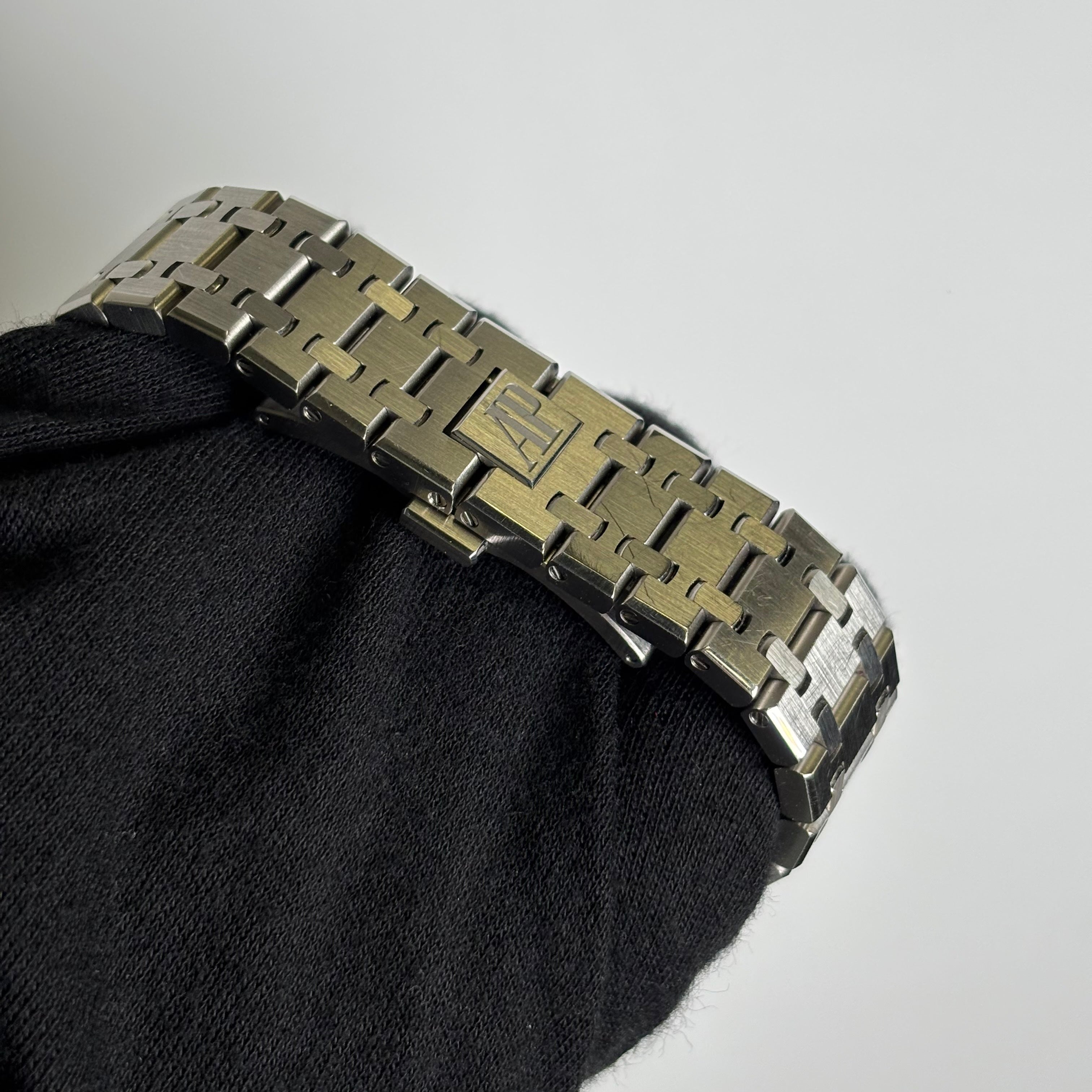 Audemars Piguet Royal Oak 41mm Black Dial Watch Ref# 15500ST.OO.1220ST.03 - Happy Jewelers Fine Jewelry Lifetime Warranty