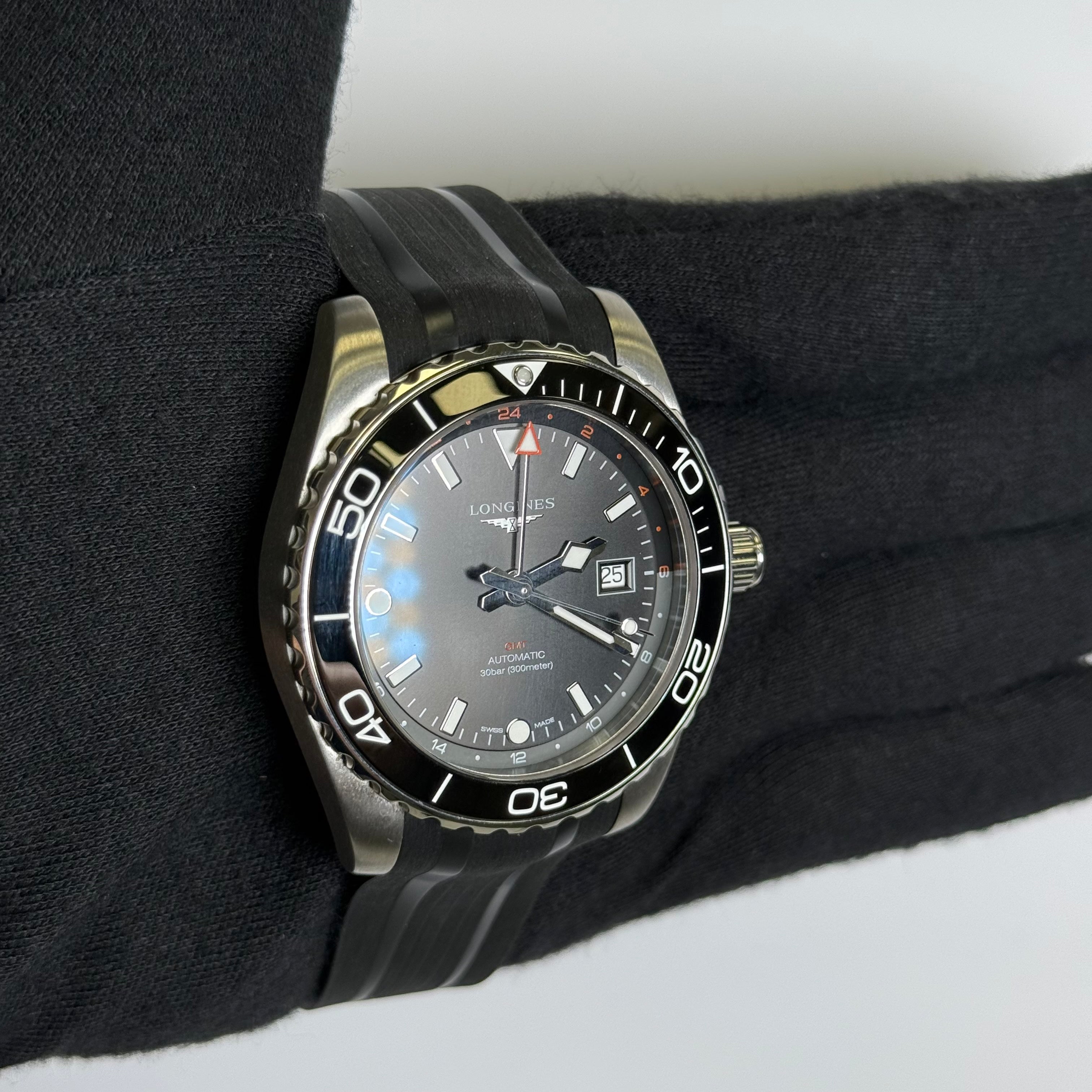 Longines Hydroconquest GMT 43mm Black Dial Watch Ref# L3.890.4.56.9 - Happy Jewelers Fine Jewelry Lifetime Warranty