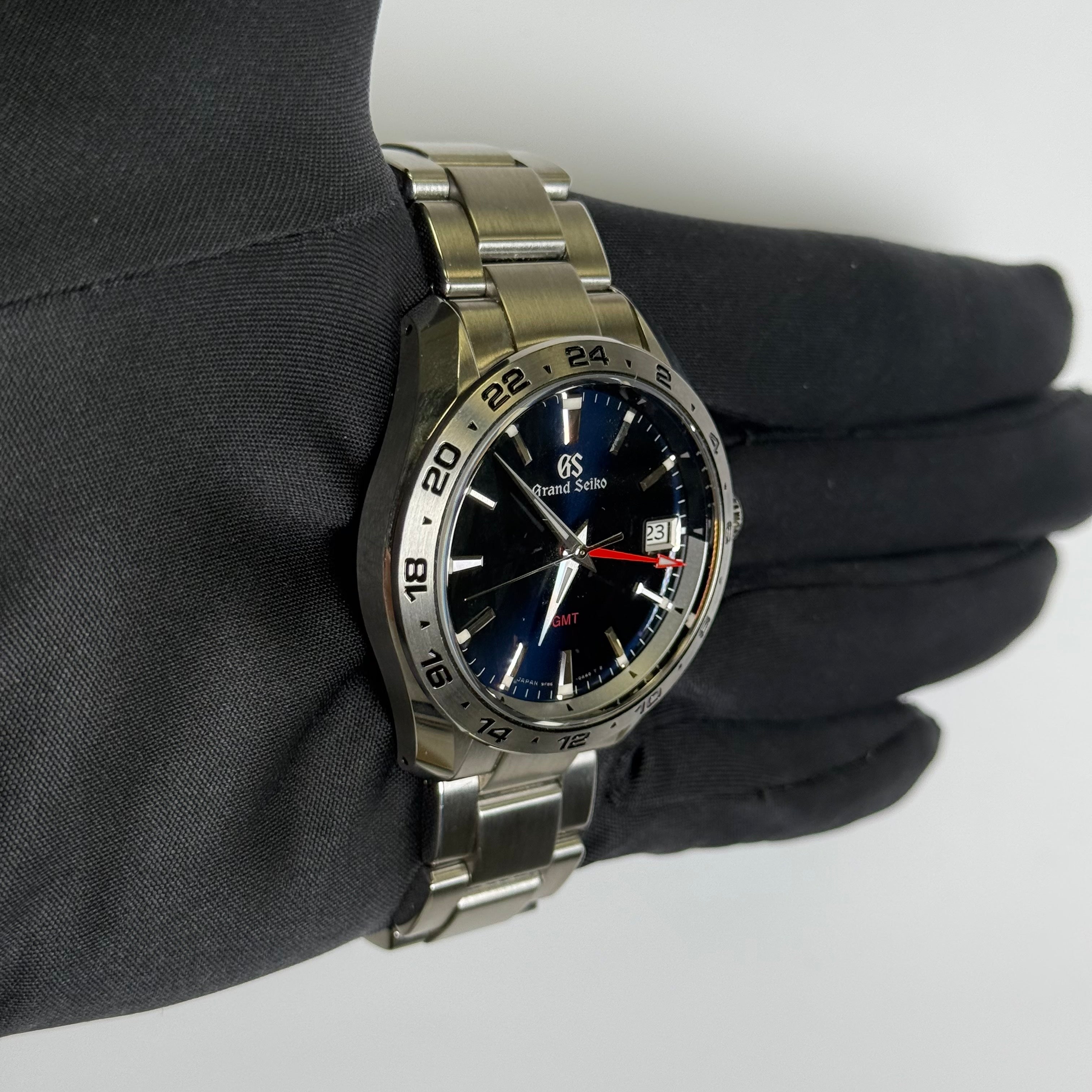 Grand Seiko GMT 39mm Blue Dial Ref# 9F86-0AB0 - Happy Jewelers Fine Jewelry Lifetime Warranty