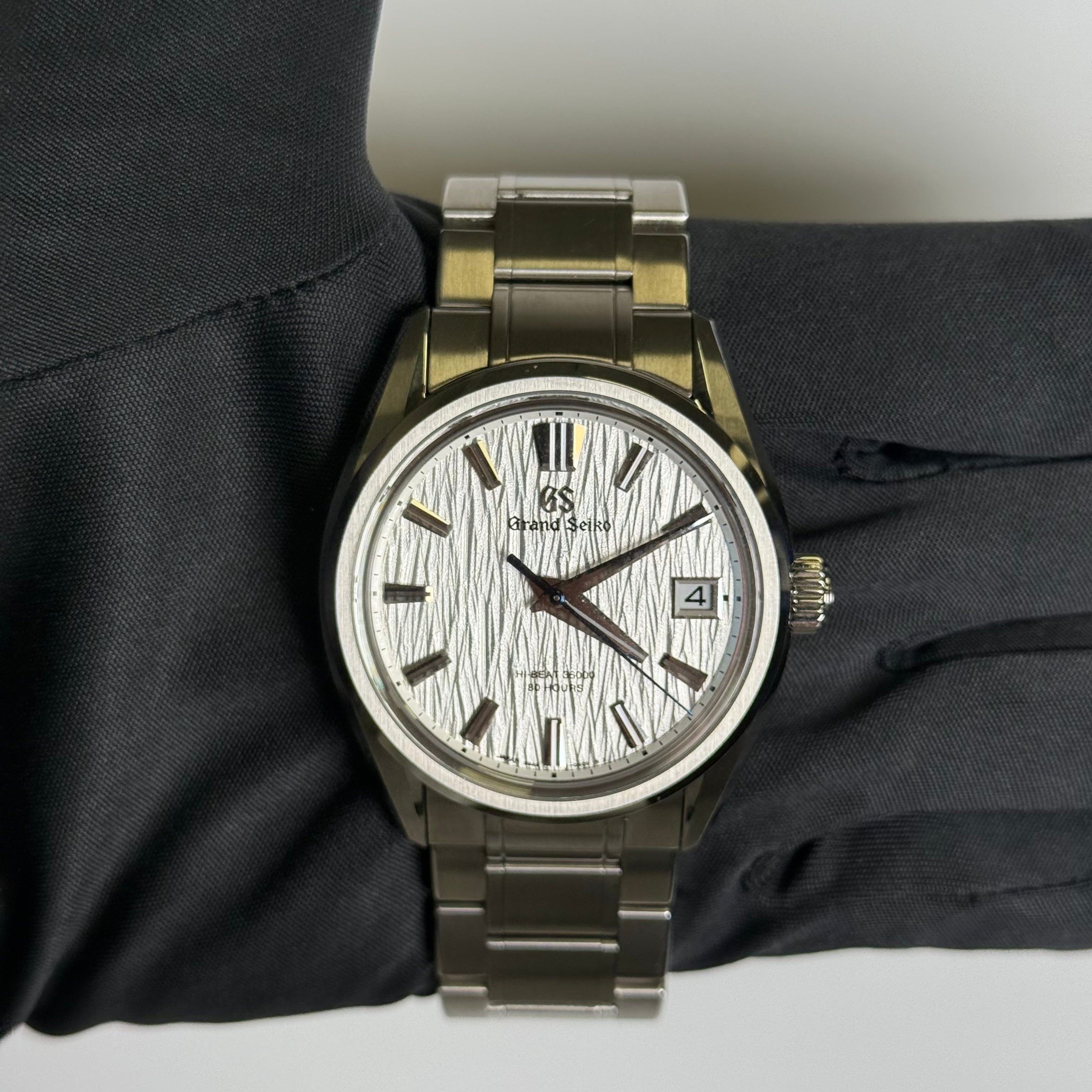 Grand Seiko Evolution 40mm Silver Dial Watch Ref# SLGH005 - Happy Jewelers Fine Jewelry Lifetime Warranty