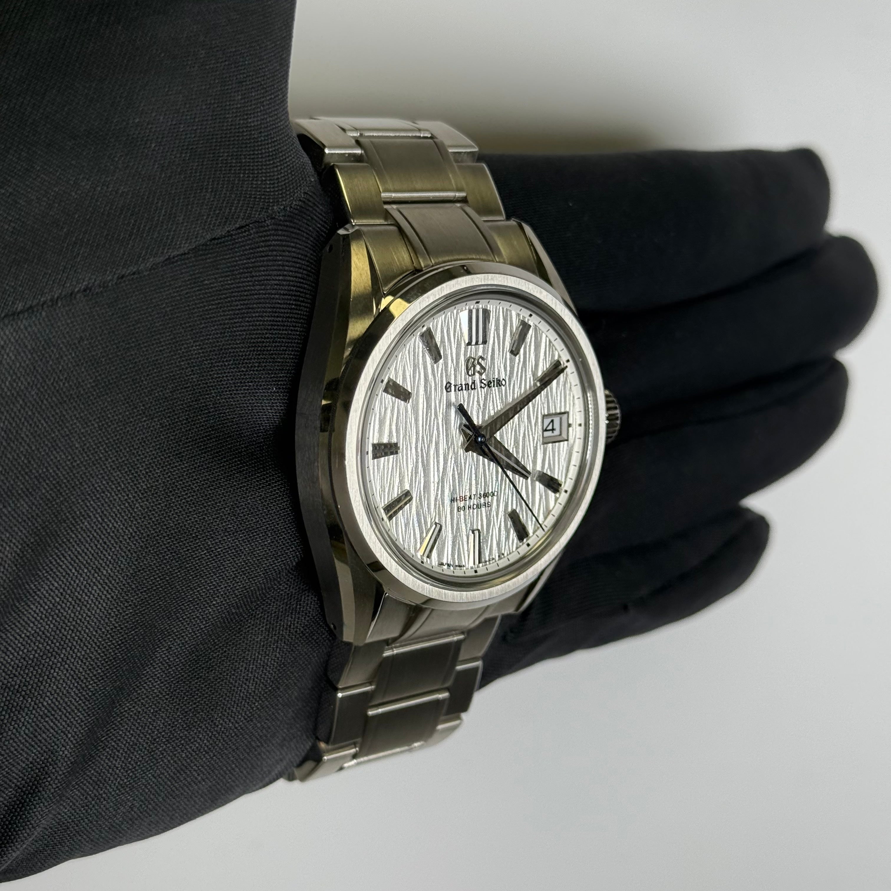 Grand Seiko Evolution 40mm Silver Dial Watch Ref# SLGH005 - Happy Jewelers Fine Jewelry Lifetime Warranty