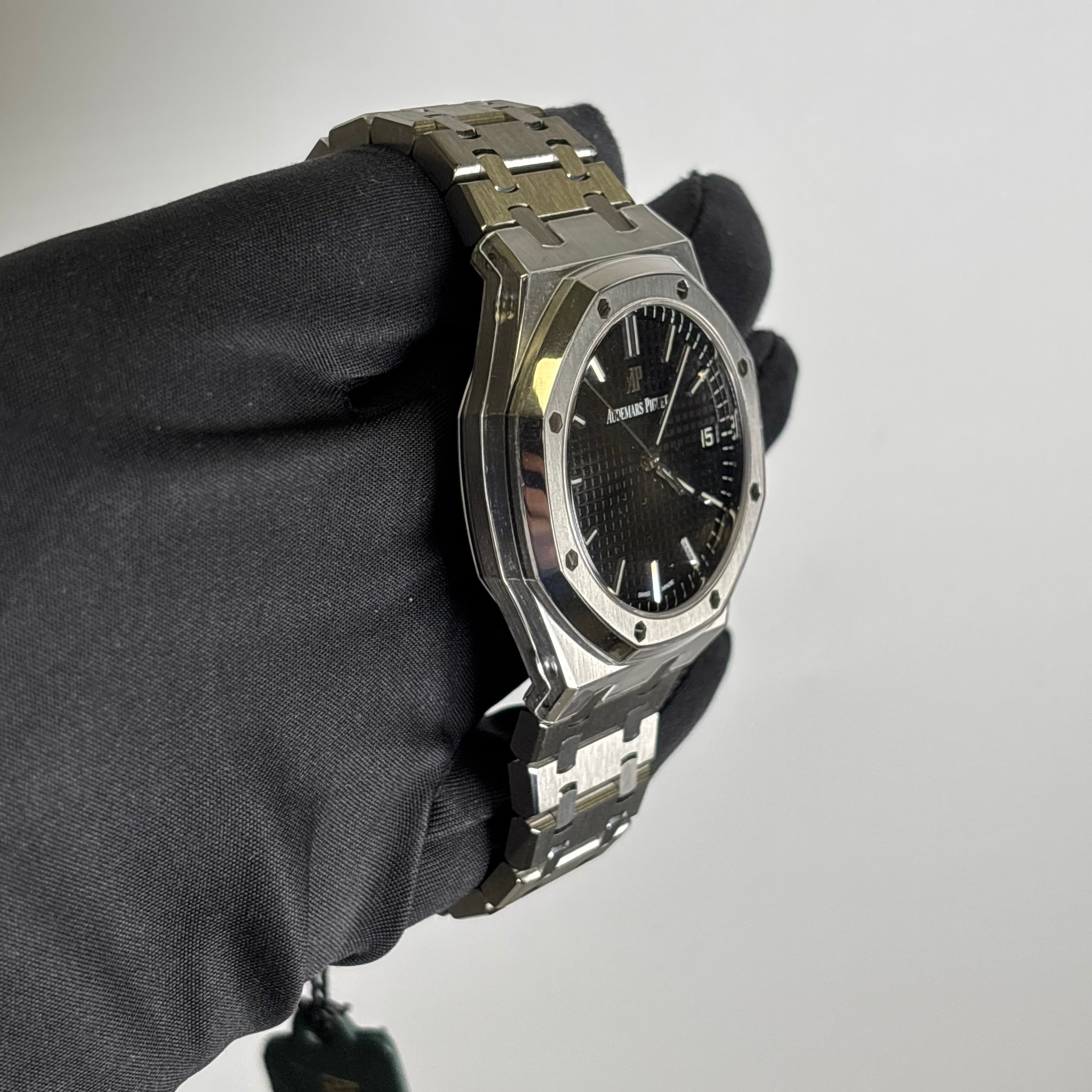 Audemars Piguet Royal Oak 41mm Black Dial Watch Ref# 15500ST.OO.1220ST.03 - Happy Jewelers Fine Jewelry Lifetime Warranty