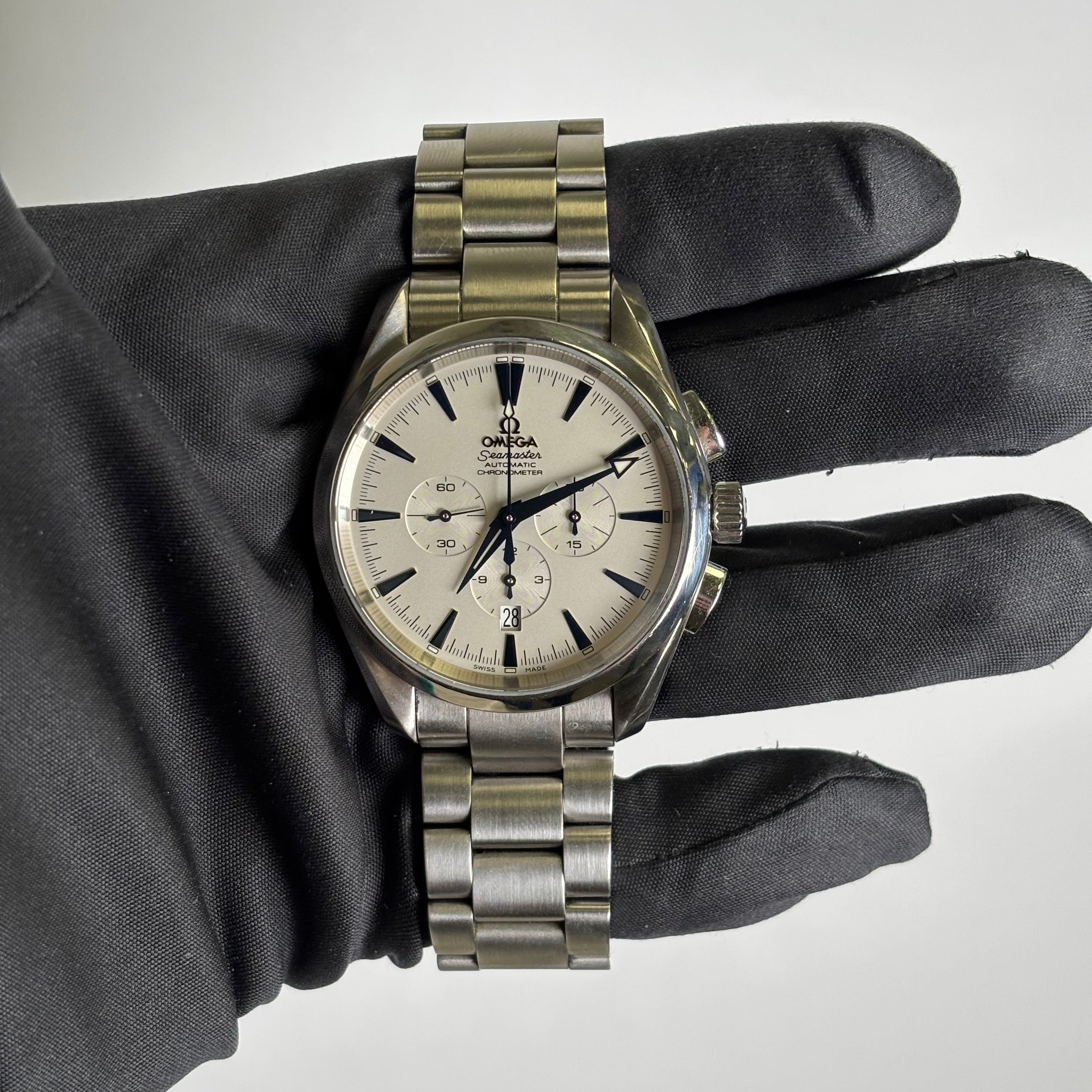 Omega Seamaster 42.2mm White Dial Watch Ref# 2512.30.00 - Happy Jewelers Fine Jewelry Lifetime Warranty