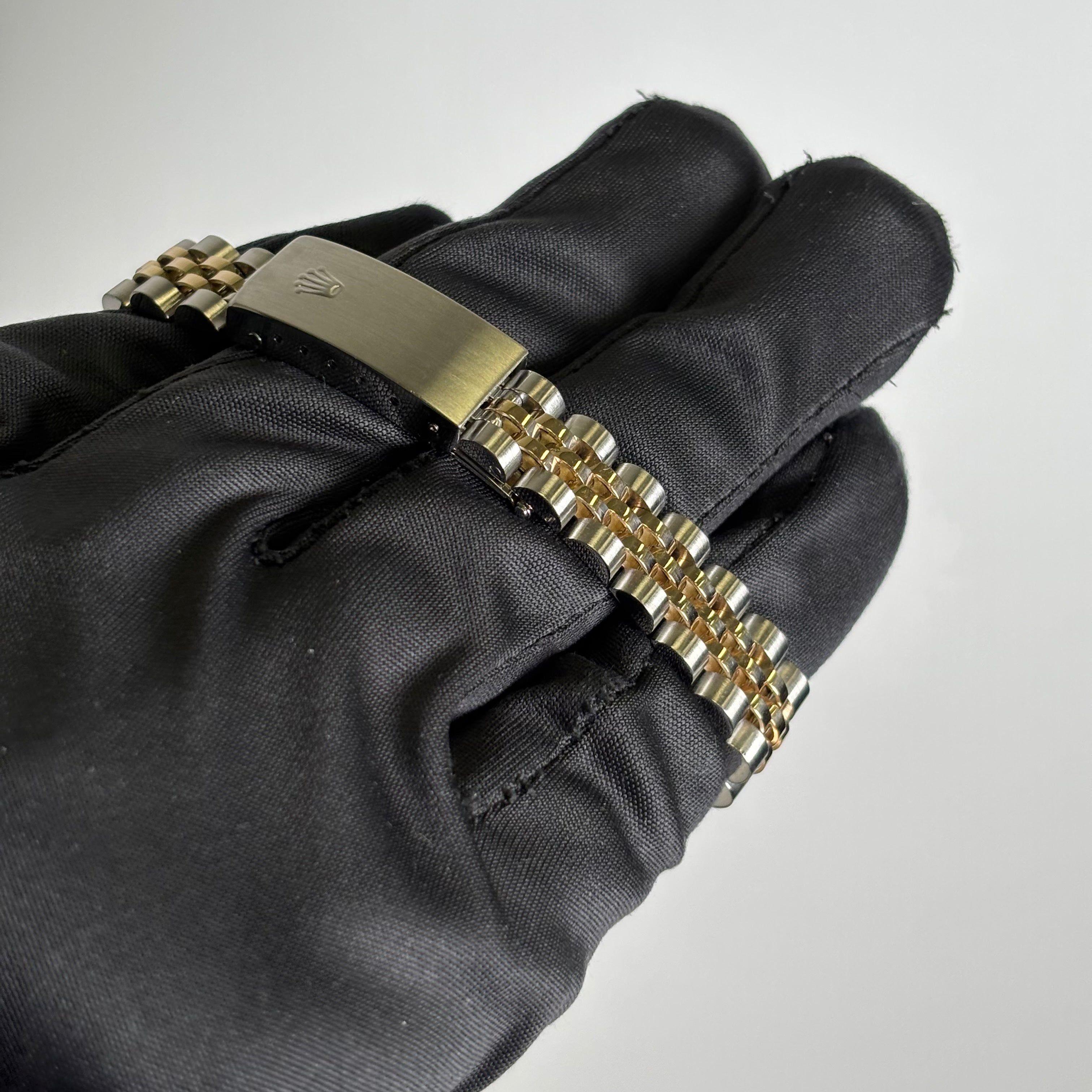 Rolex Datejust 26mm MOP Dial Watch Ref# 69173 - Happy Jewelers Fine Jewelry Lifetime Warranty