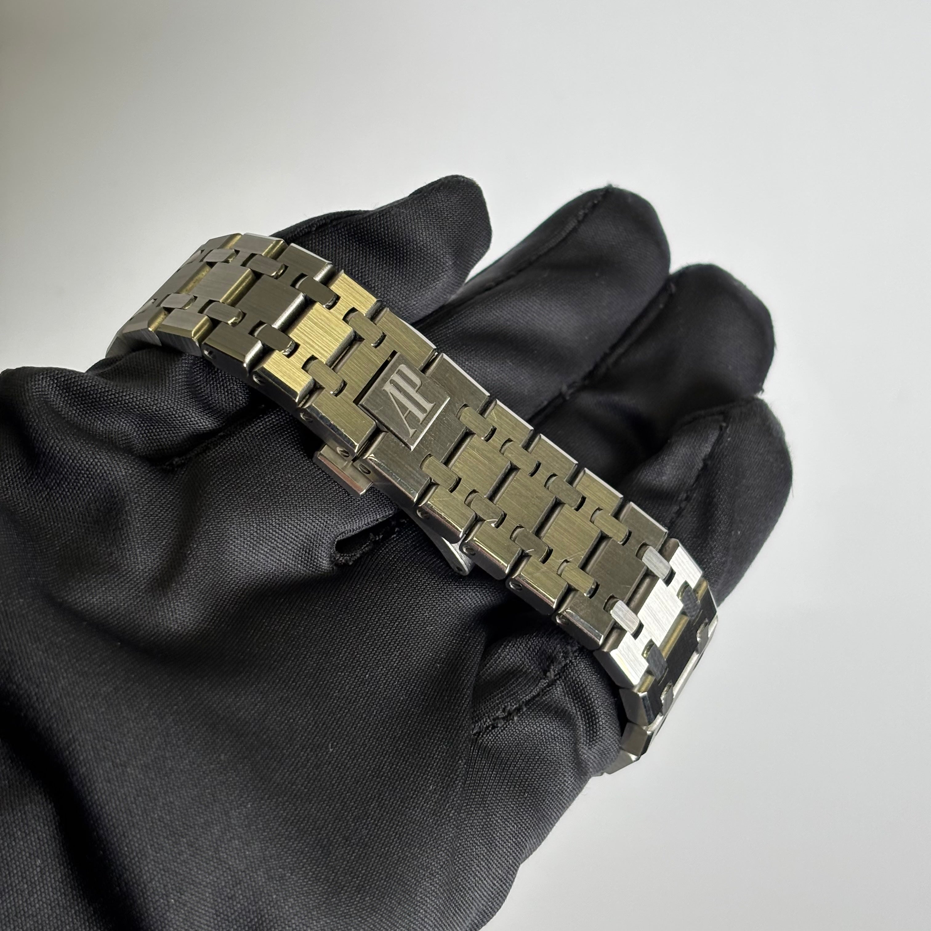 Audemars Piguet Royal Oak 41mm Black Dial Ref# 26331ST.OO.1220ST.02 - Happy Jewelers Fine Jewelry Lifetime Warranty