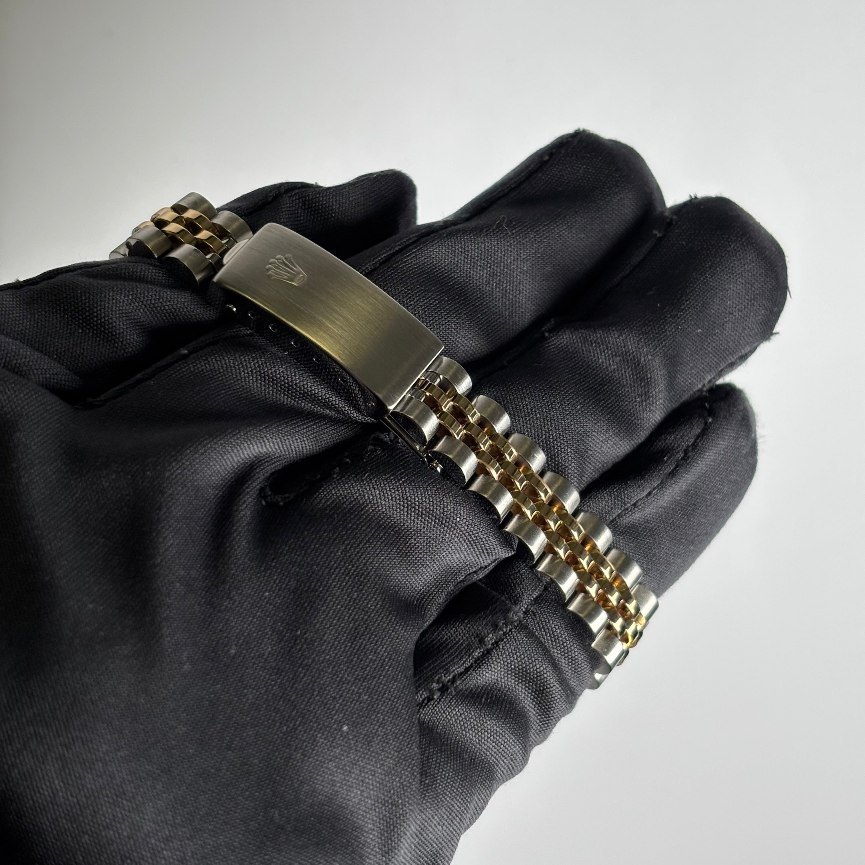 Rolex Datejust 26mm MOP Dial Watch Ref# 69173 - Happy Jewelers Fine Jewelry Lifetime Warranty