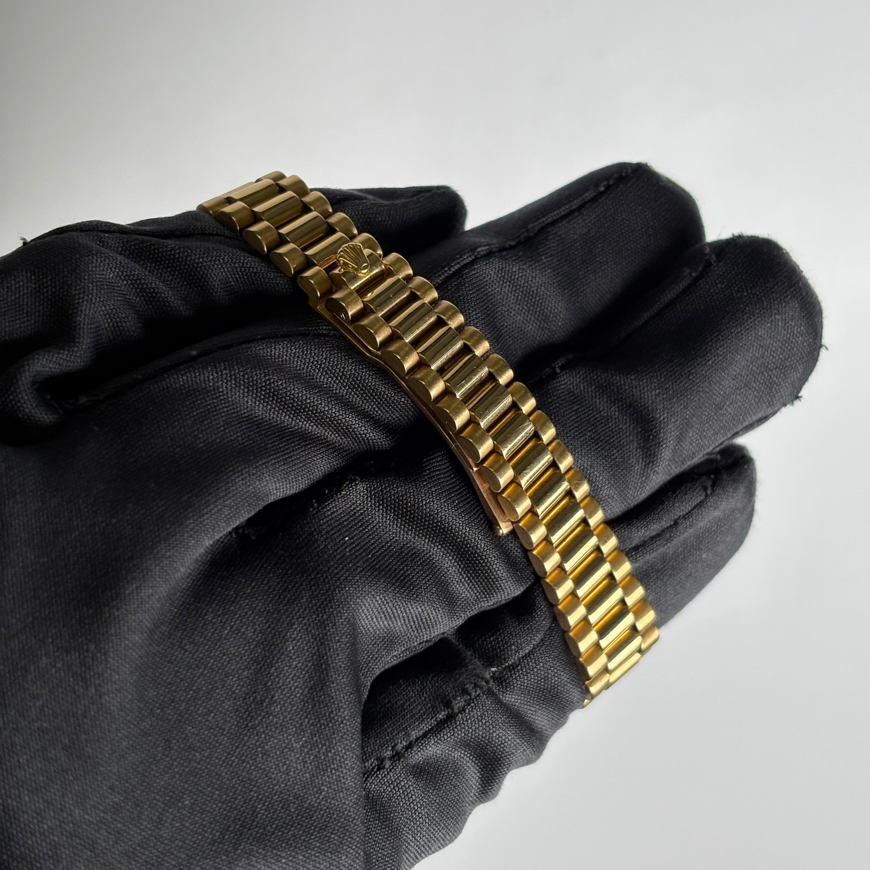 Rolex Datejust 26mm White Dial Watch Ref# 69178 - Happy Jewelers Fine Jewelry Lifetime Warranty