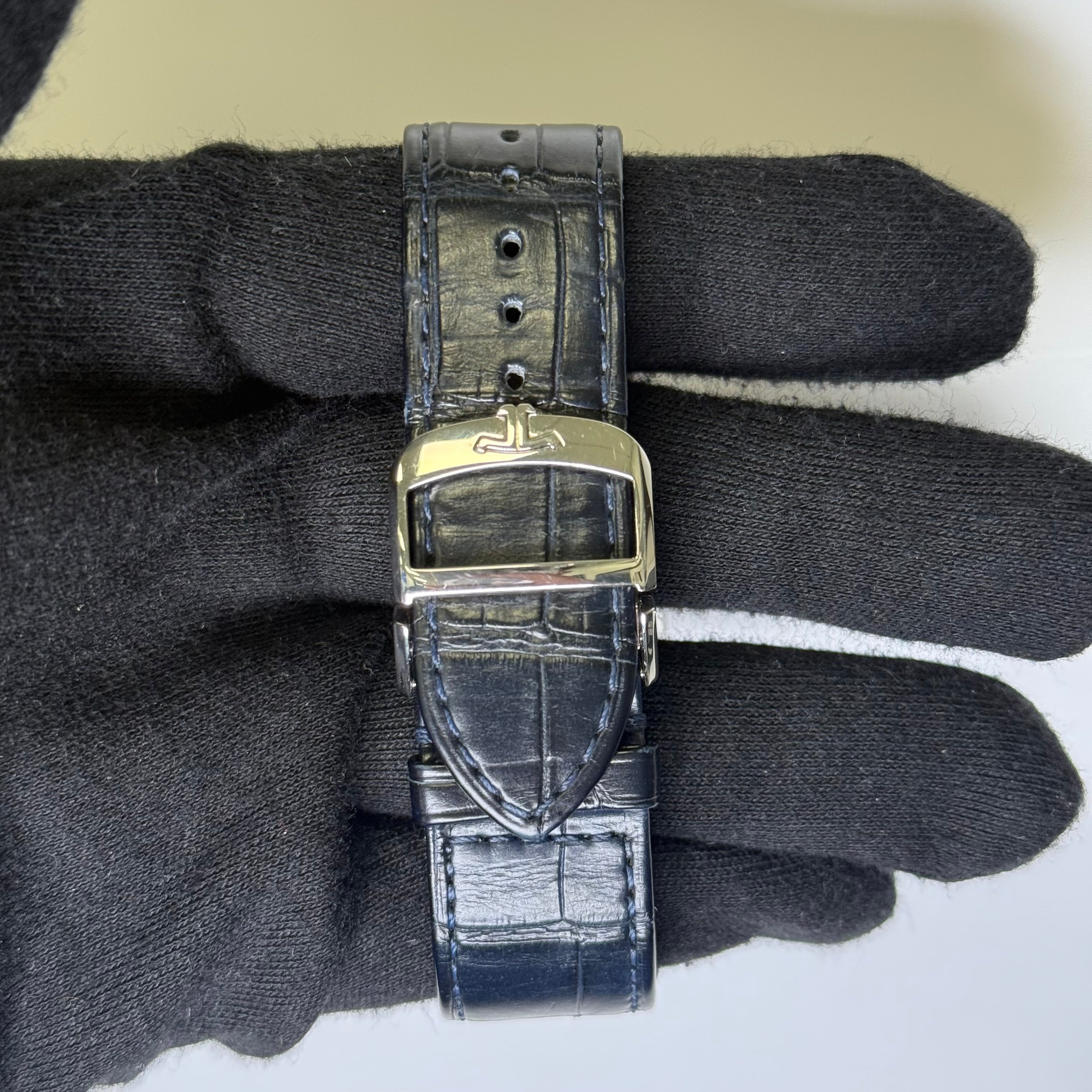 Jaeger-LeCoultre Reverso 30mm White Dial Ref# Q3958420 - Happy Jewelers Fine Jewelry Lifetime Warranty