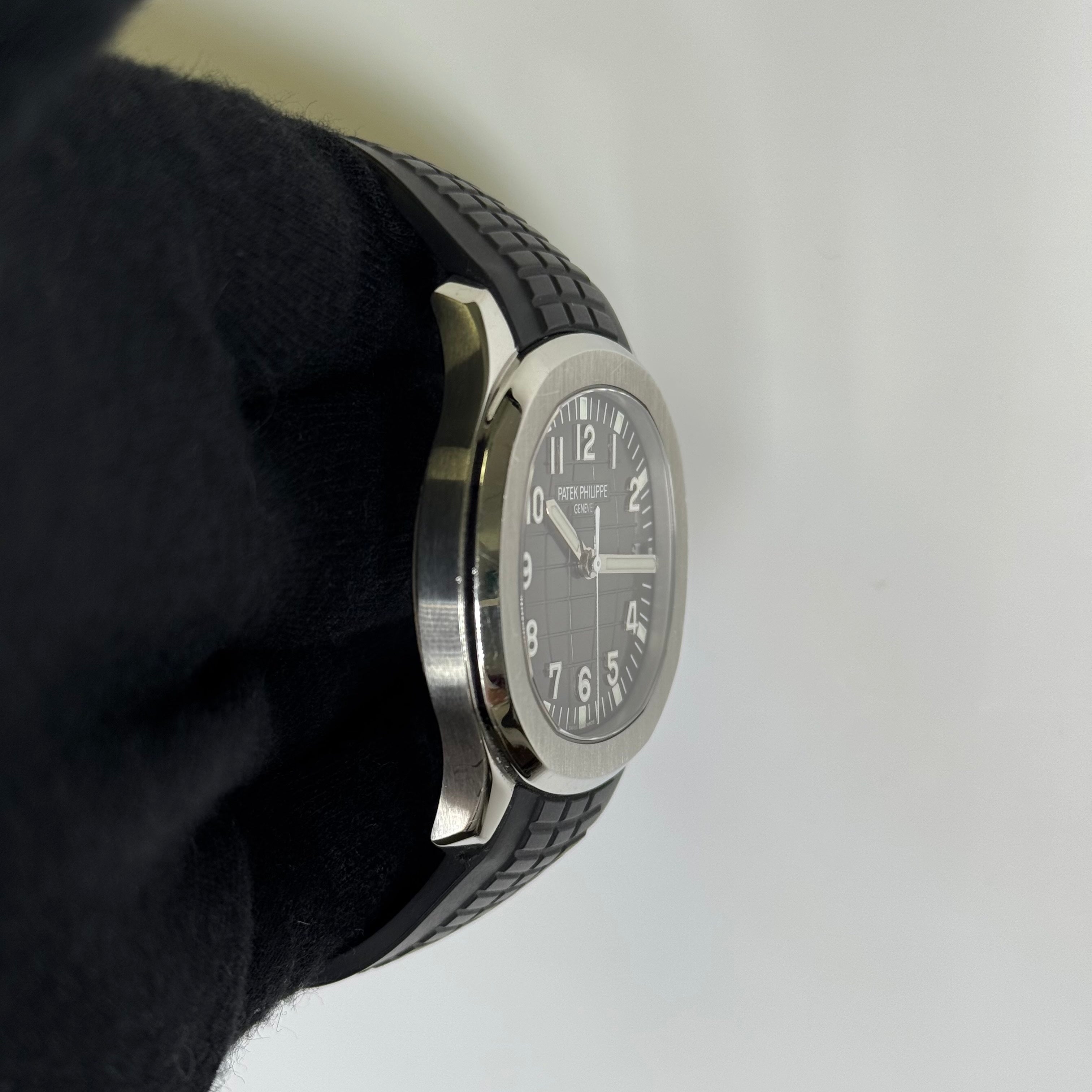 Patek Philippe Aquanaut 40mm Grey Dial Ref# 5167/1A-001 - Happy Jewelers Fine Jewelry Lifetime Warranty