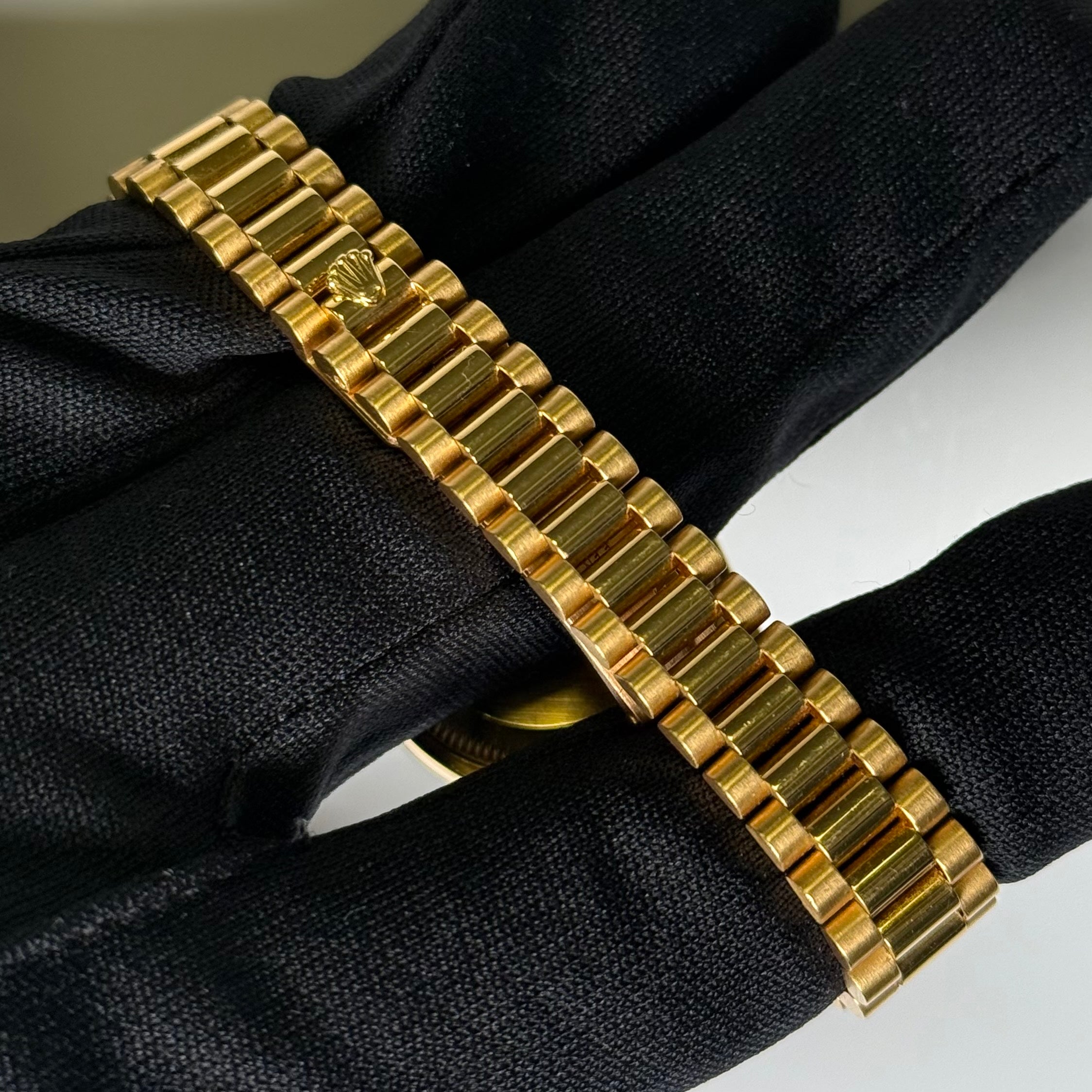 Rolex Datejust 26mm Champagne Dial Watch Ref# 69178 - Happy Jewelers Fine Jewelry Lifetime Warranty