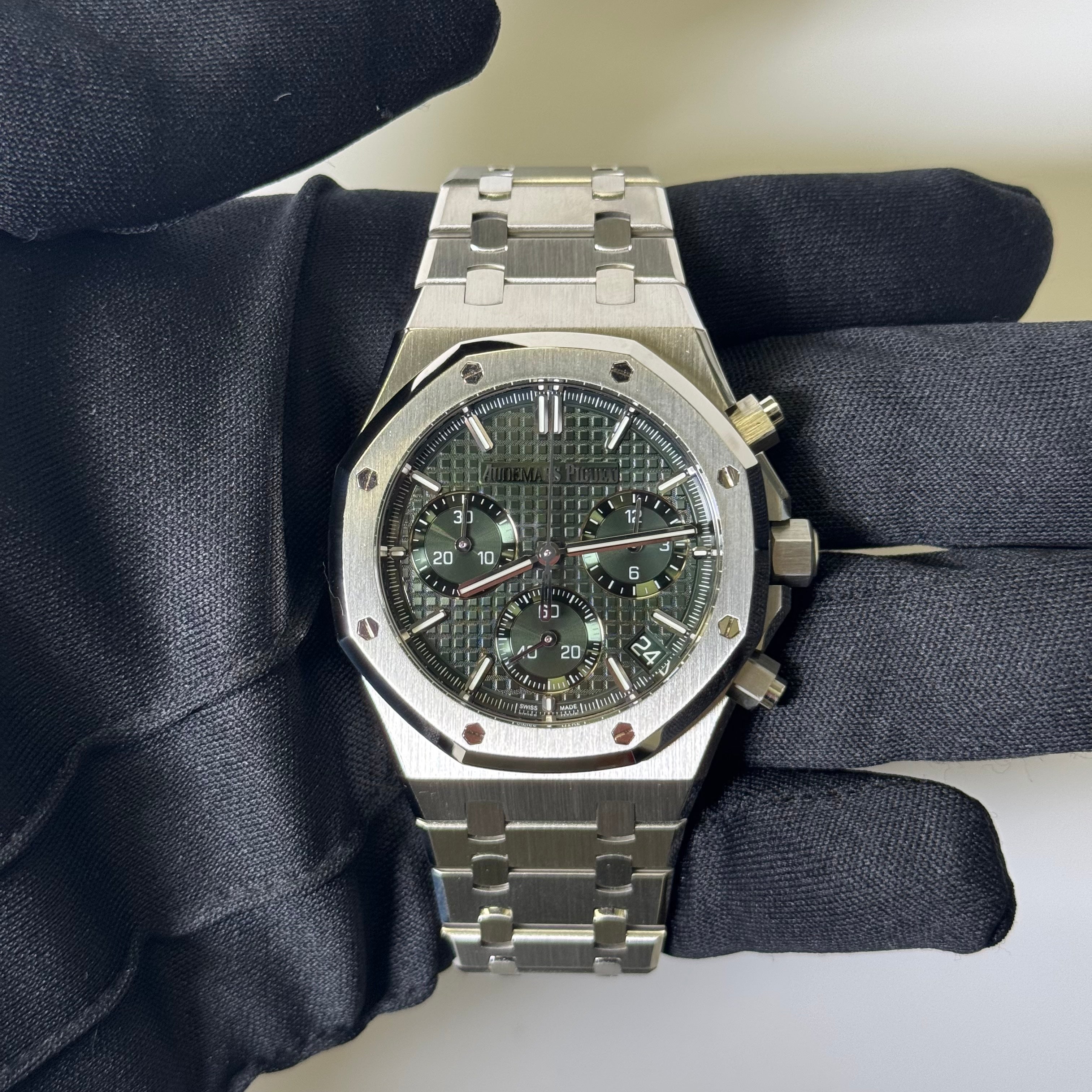 Audemars Piguet Royal Oak 41mm Green Dial Watch Ref# 26240ST.OO.1320ST.08 - Happy Jewelers Fine Jewelry Lifetime Warranty