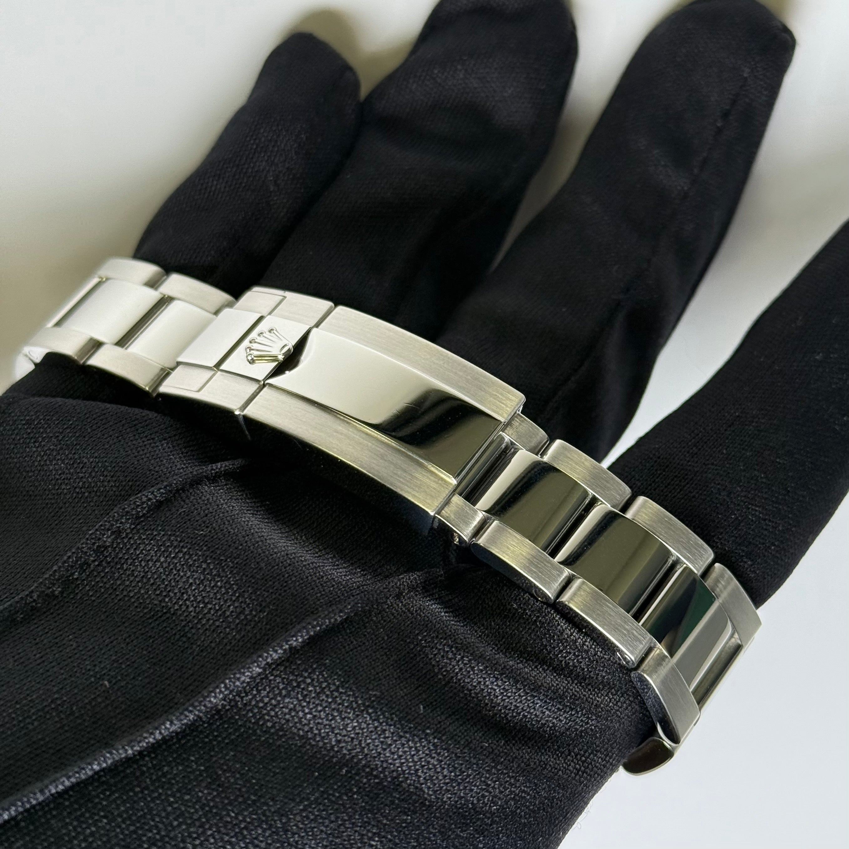 Rolex Yacht-Master 40mm Rhodium Dial Watch Ref# 126622