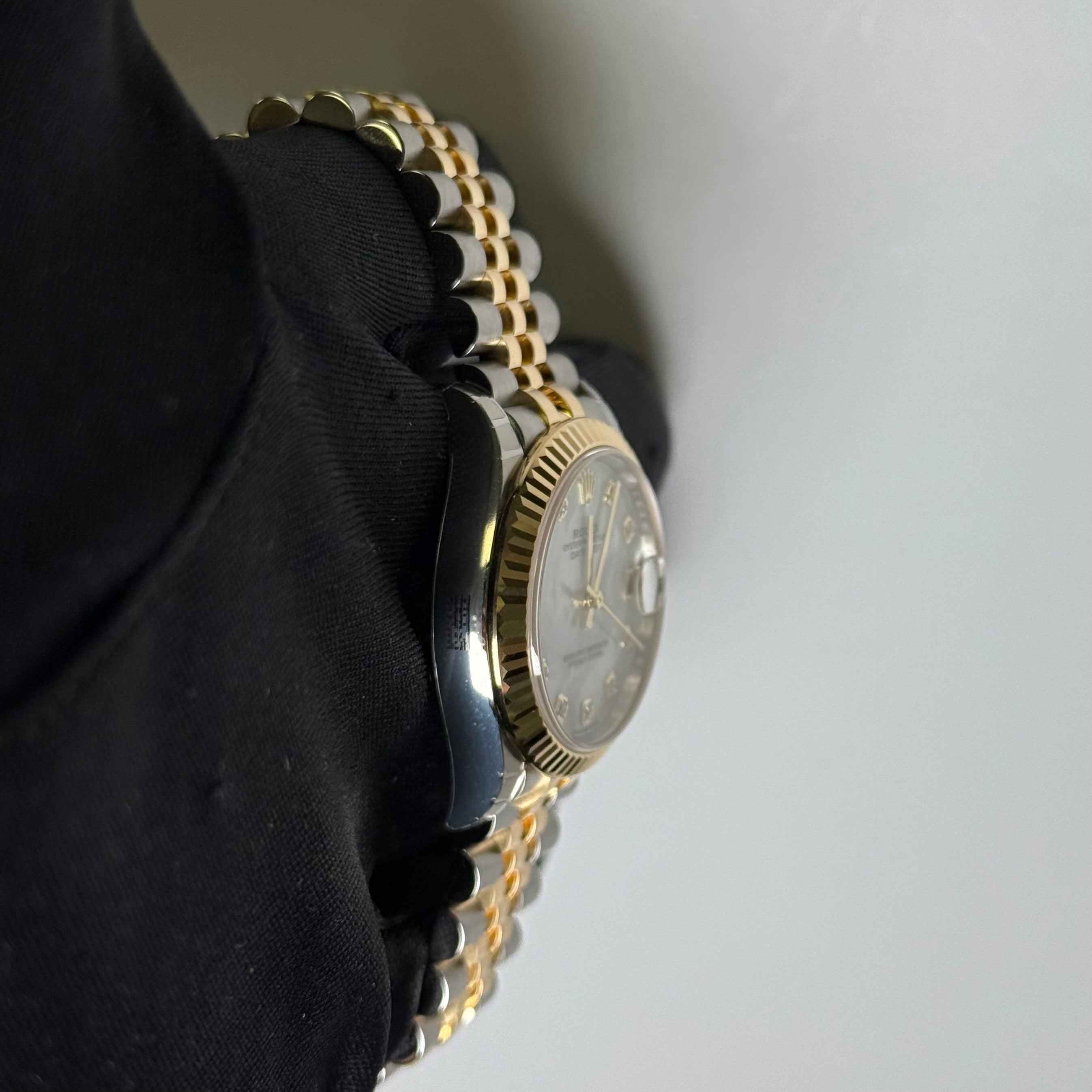 Rolex Datejust 31mm MOP Dial Watch Ref# 278273