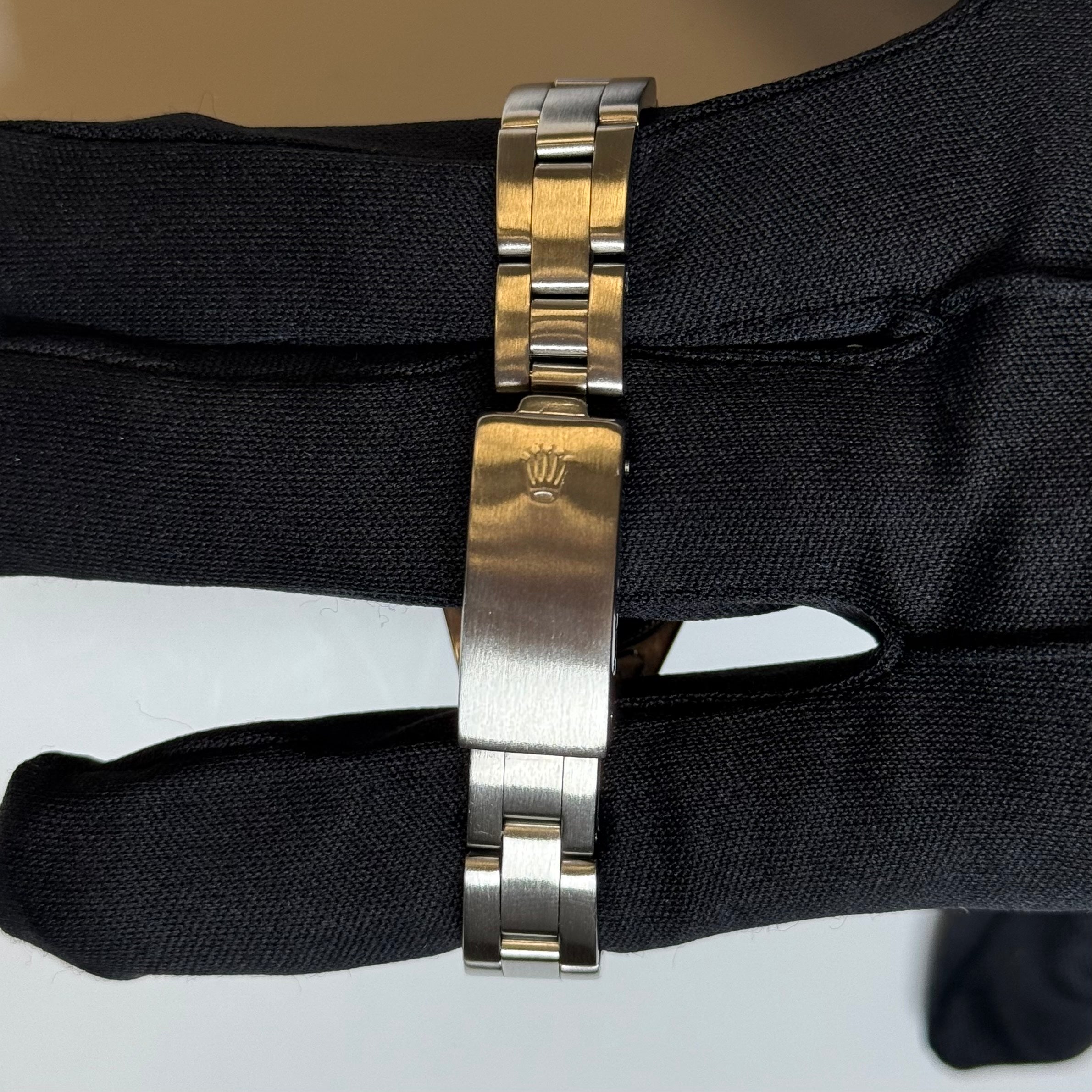 Rolex Oyster Perpetual Datejust 26mm MOP Dial Watch Ref# 69160