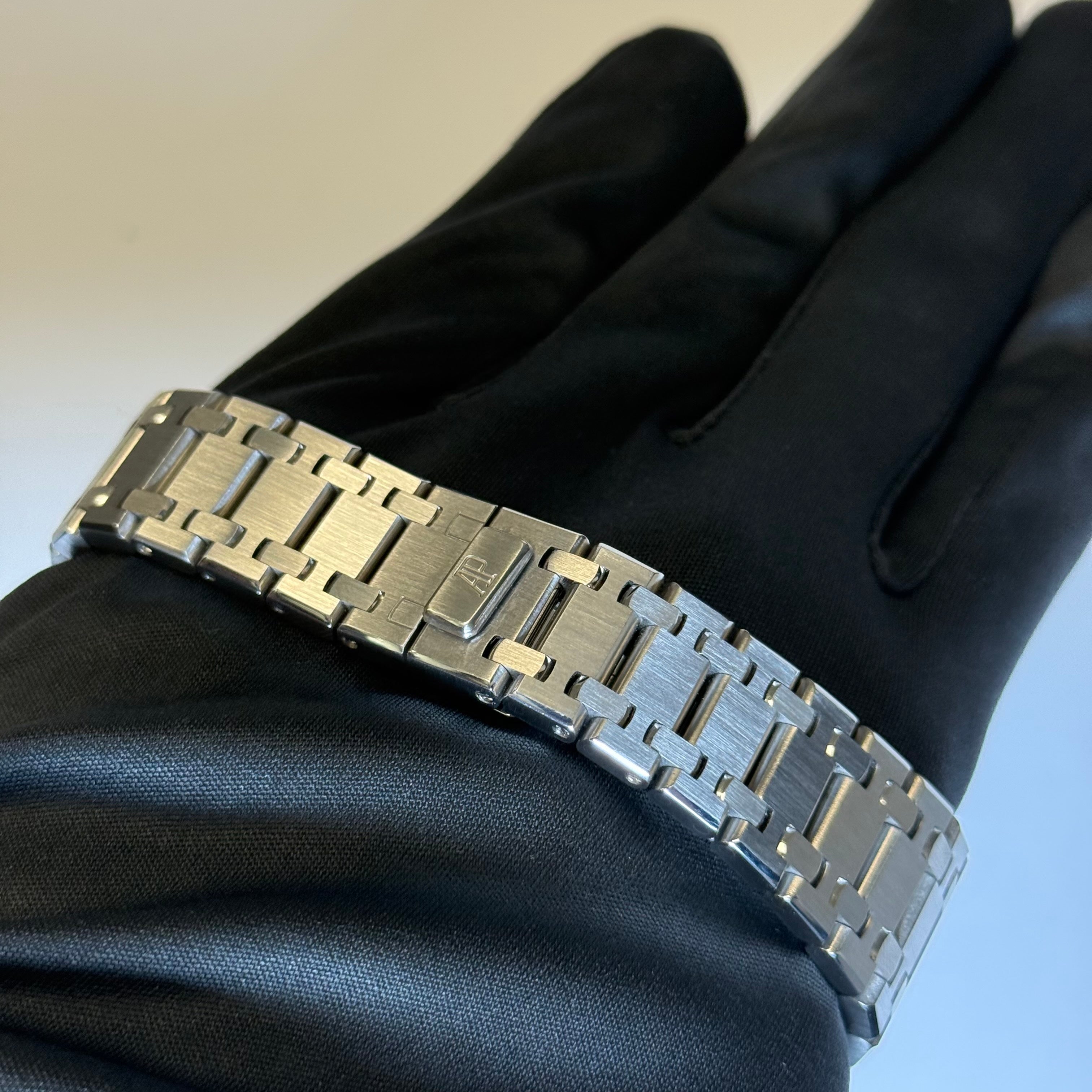 Audemars Piguet Royal Oak 39mm Grey Dial Watch Ref# 26300ST.OO.1110ST.06