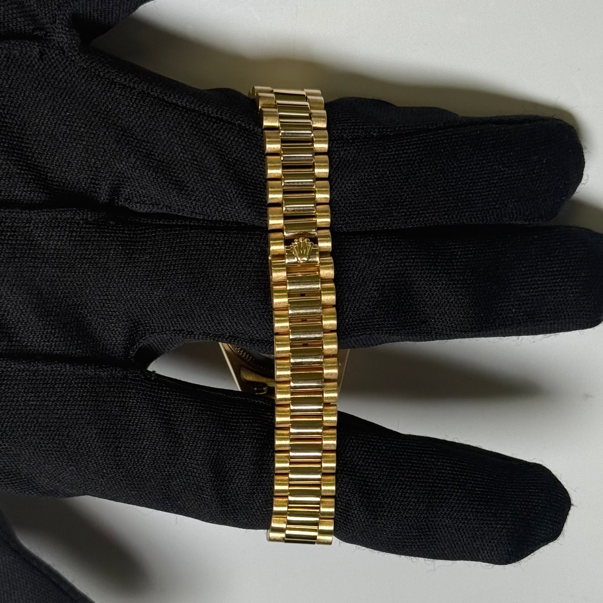 Rolex Datejust 26mm Champagne Dial Watch Ref# 69178