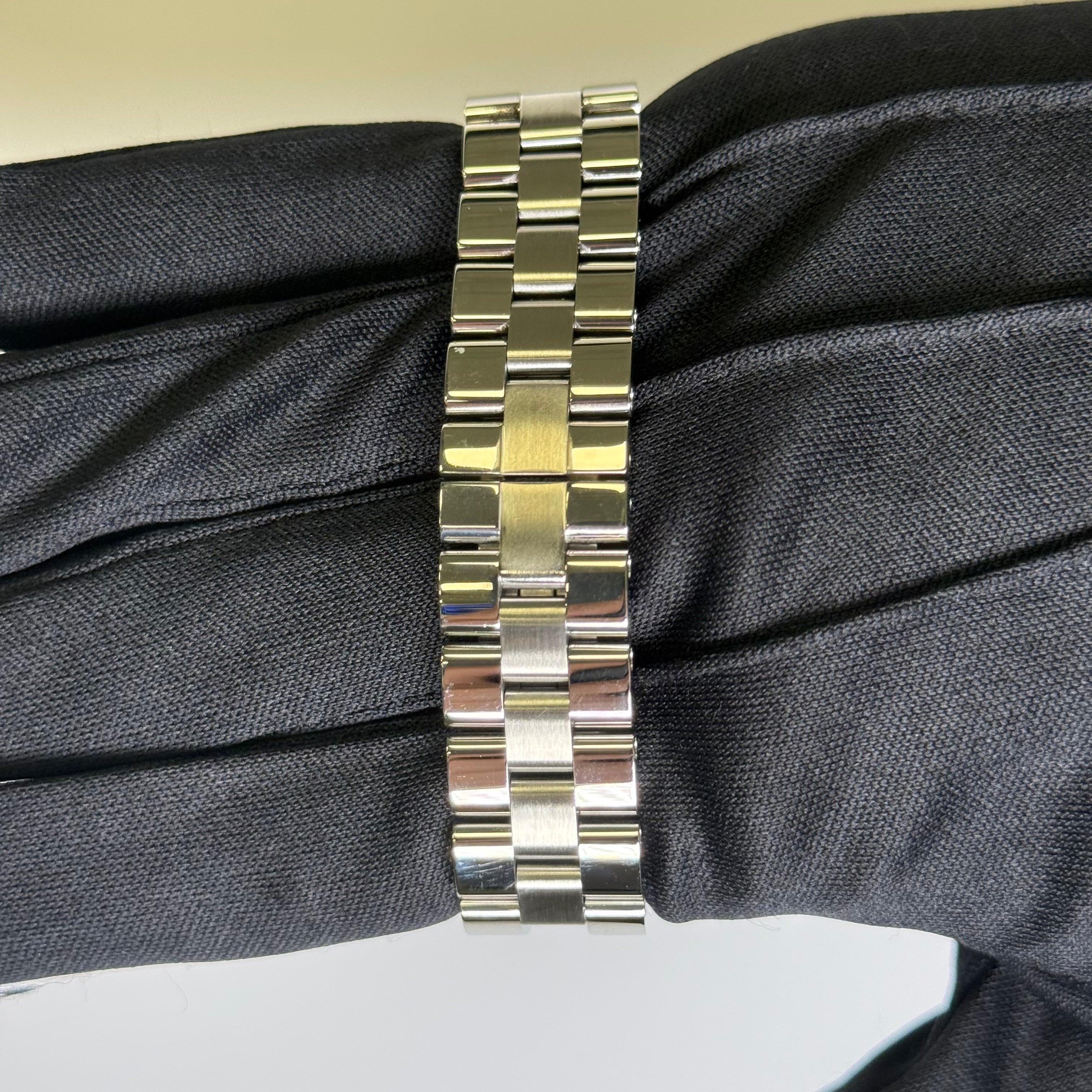 Cartier Roadster 31mm Silver Dial Watch Ref# W62016V3