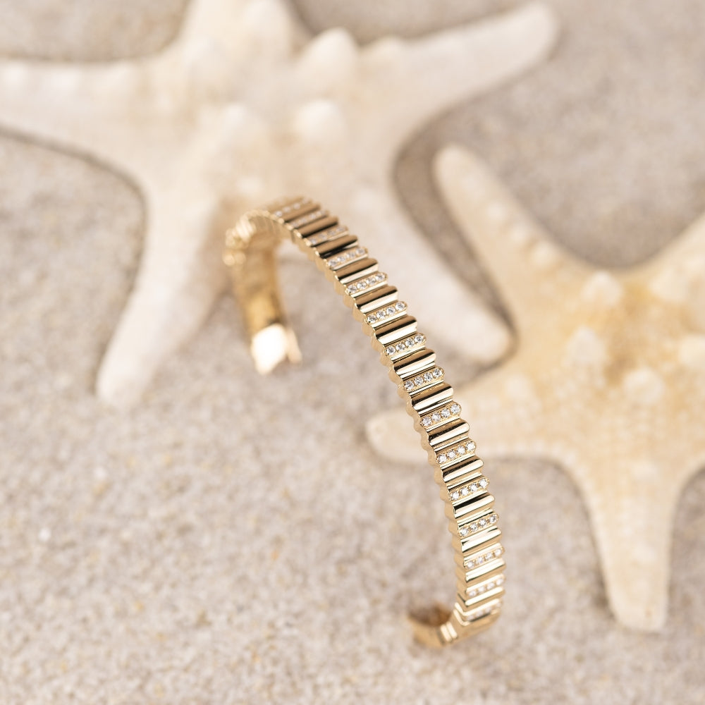 Diamond Pave Fluted Bangle - Happy Jewelers Fine Jewelry Lifetime Warranty