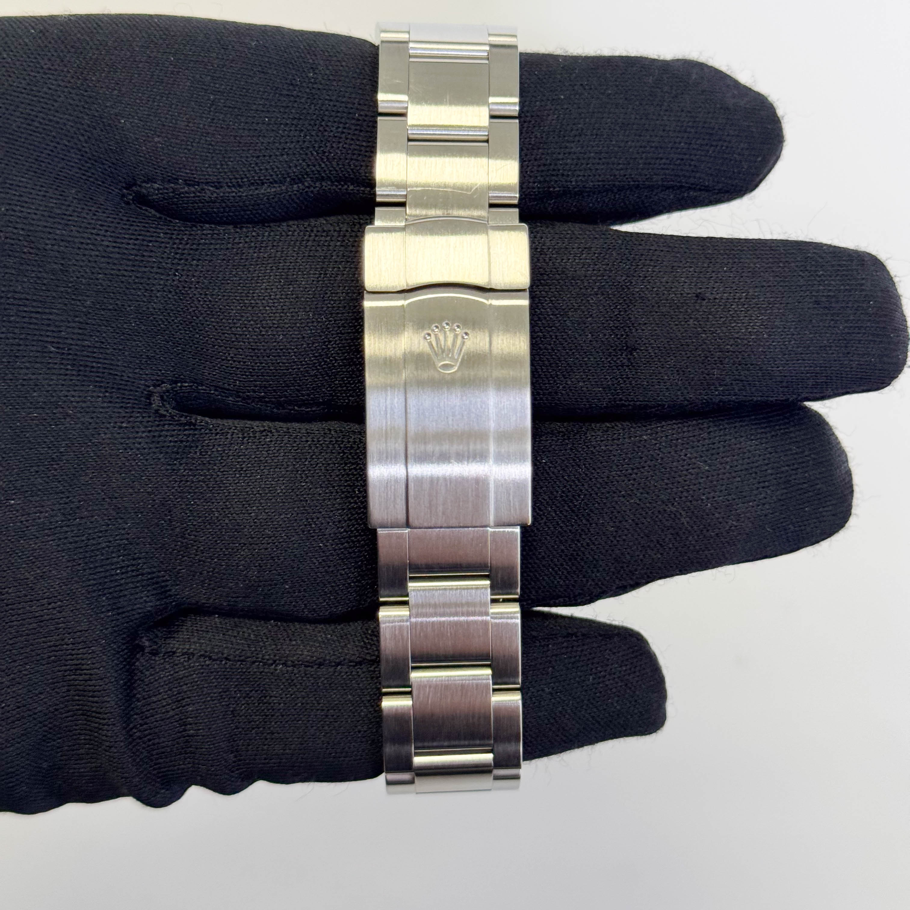 Rolex Oyster Perpetual 36mm Silver Dial Watch Ref# 116000 - Happy Jewelers Fine Jewelry Lifetime Warranty