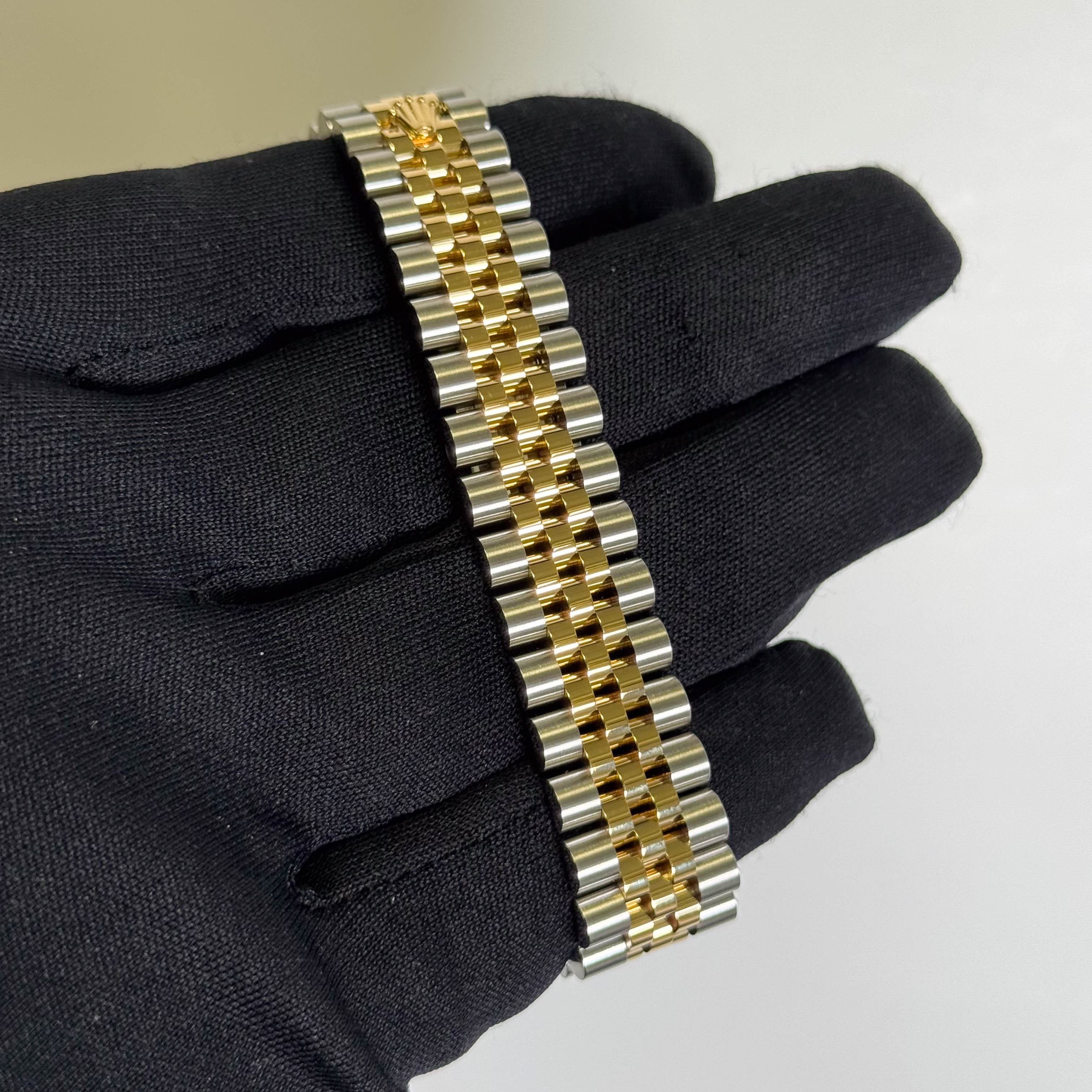 Rolex Datejust 31mm Silver Dial Watch Ref# 278273