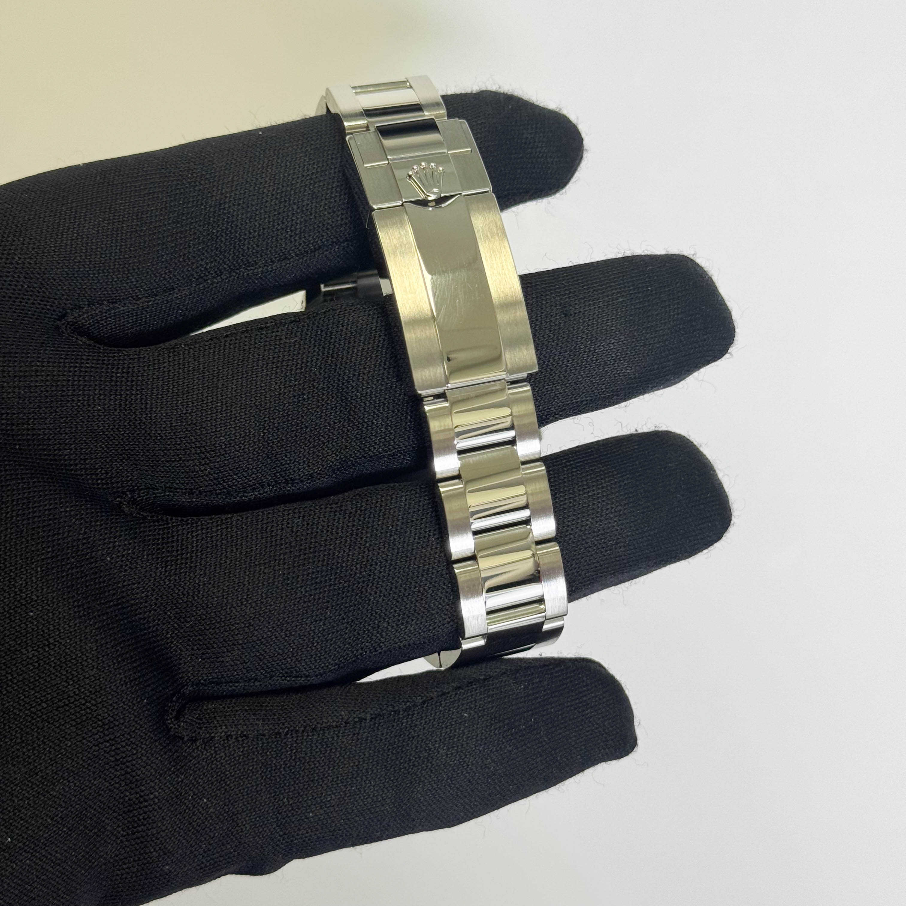 Rolex Yacht-Master 37mm Rhodium Dial Watch Ref# 268622 - Happy Jewelers Fine Jewelry Lifetime Warranty