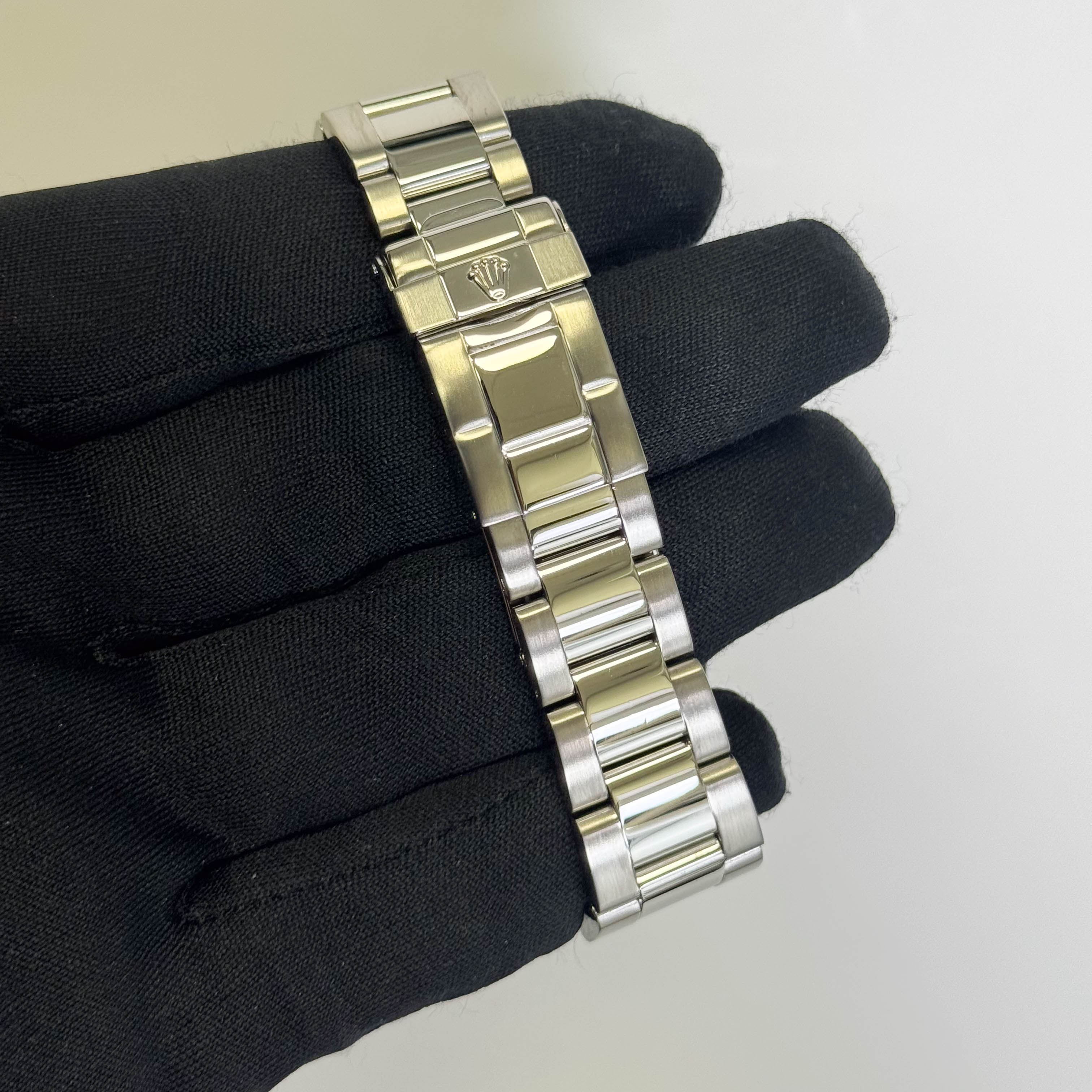 Rolex Yacht-Master 40mm Silver Dial Watch Ref# 16622 - Happy Jewelers Fine Jewelry Lifetime Warranty