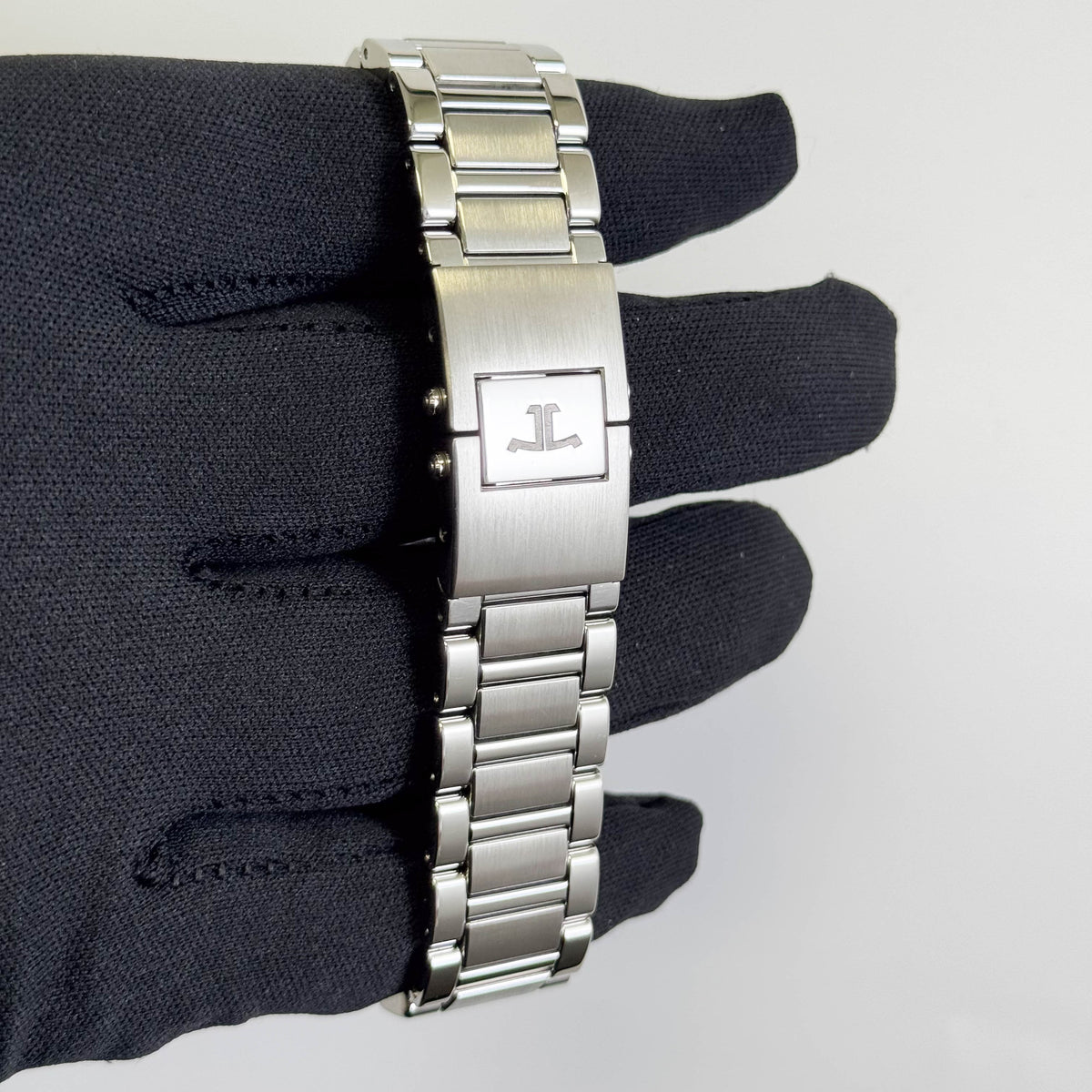 Jaegar-LeCoultre Polaris 41mm Black Dial Watch Ref# Q9008170
