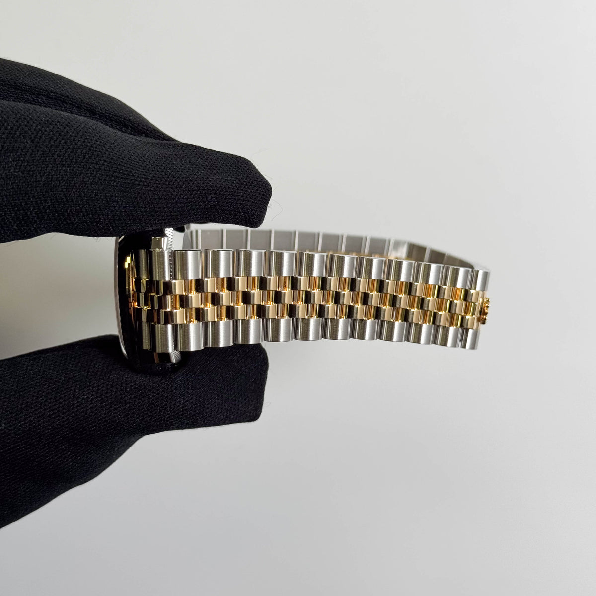 Rolex Datejust 31mm Mother Of Pearl Dial Watch Ref# 278273