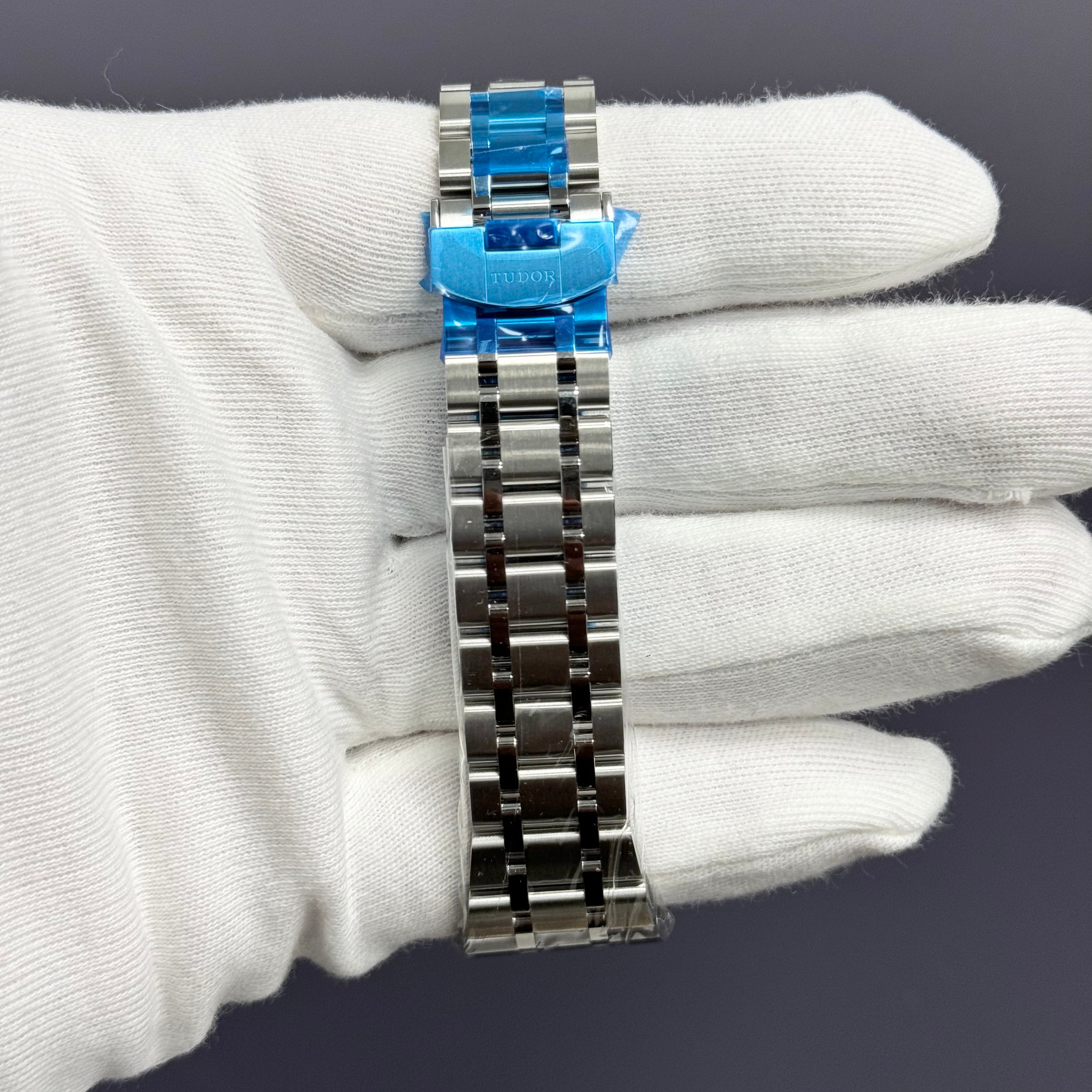 Tudor Royal 41mm Stainless Steel Black Dial Watch Ref# 28600 - Happy Jewelers Fine Jewelry Lifetime Warranty
