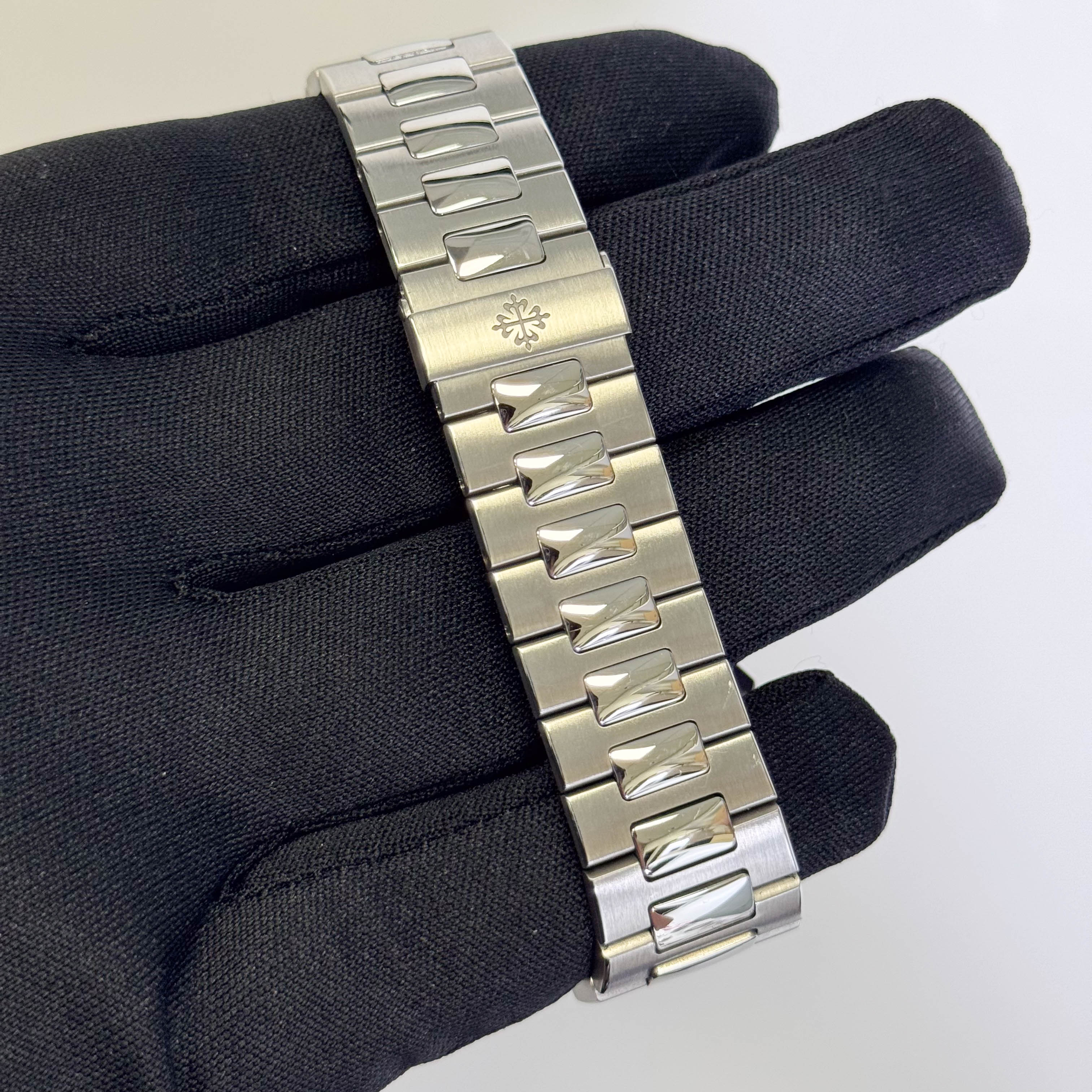 Patek Philippe Nautilus 40.5mm Black Dial Watch Ref# 5980/1A-014 - Happy Jewelers Fine Jewelry Lifetime Warranty