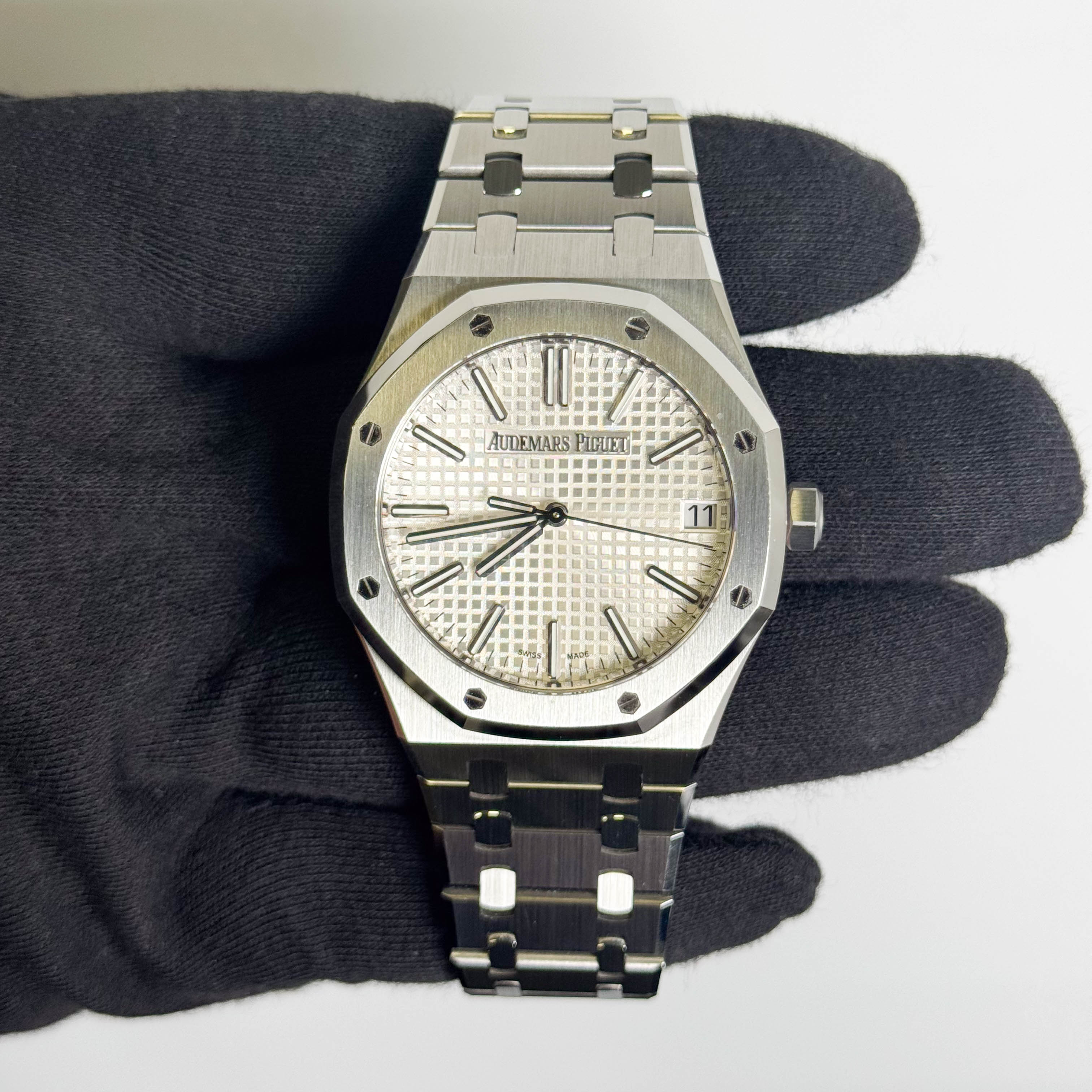 Audemars Piguet Royal Oak 41mm Silver Dial Watch Ref# 15500ST.OO.1220ST.04