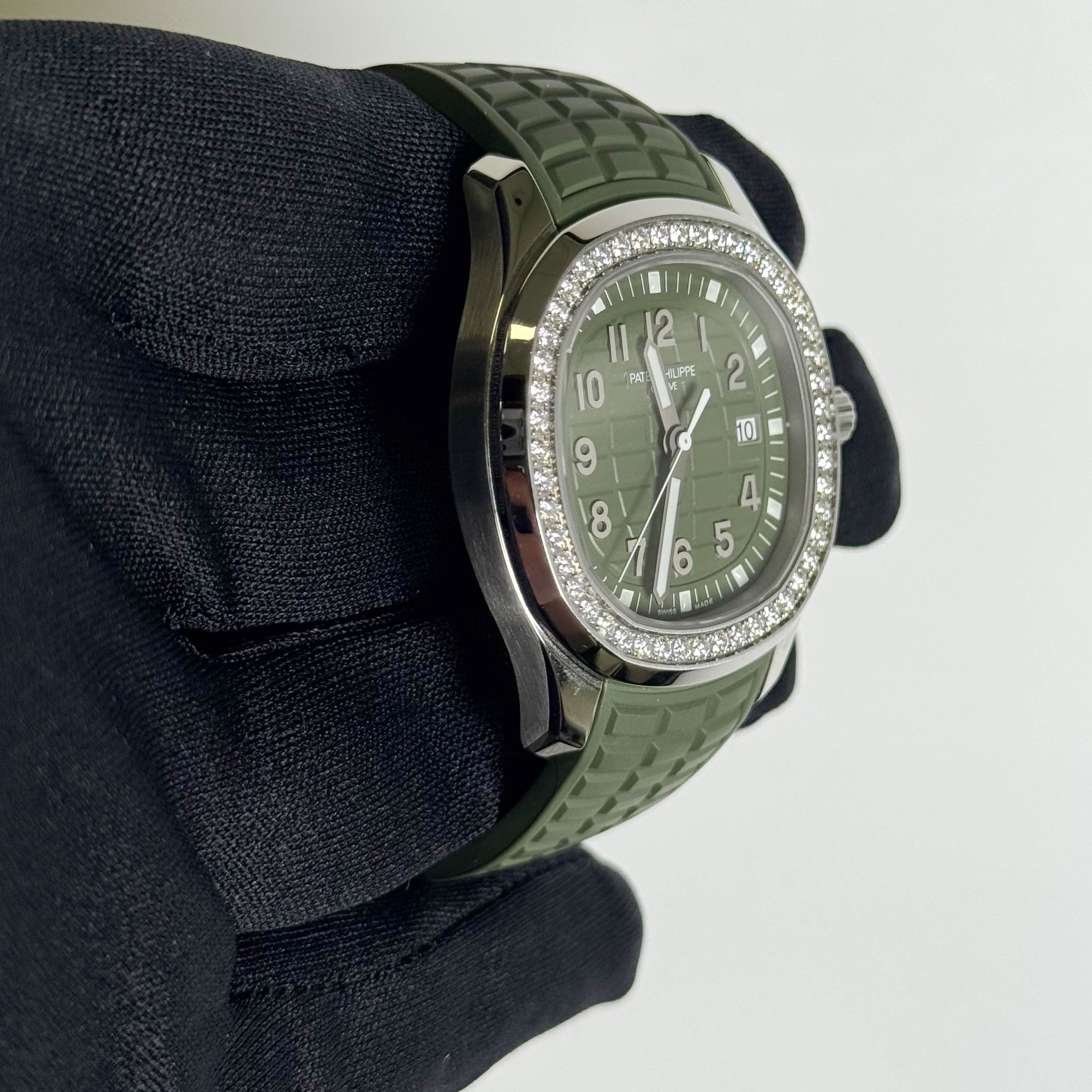 Patek Philippe Aquanaut 38.8mm Green Dial Watch Ref# 5267/200A-011 - Happy Jewelers Fine Jewelry Lifetime Warranty