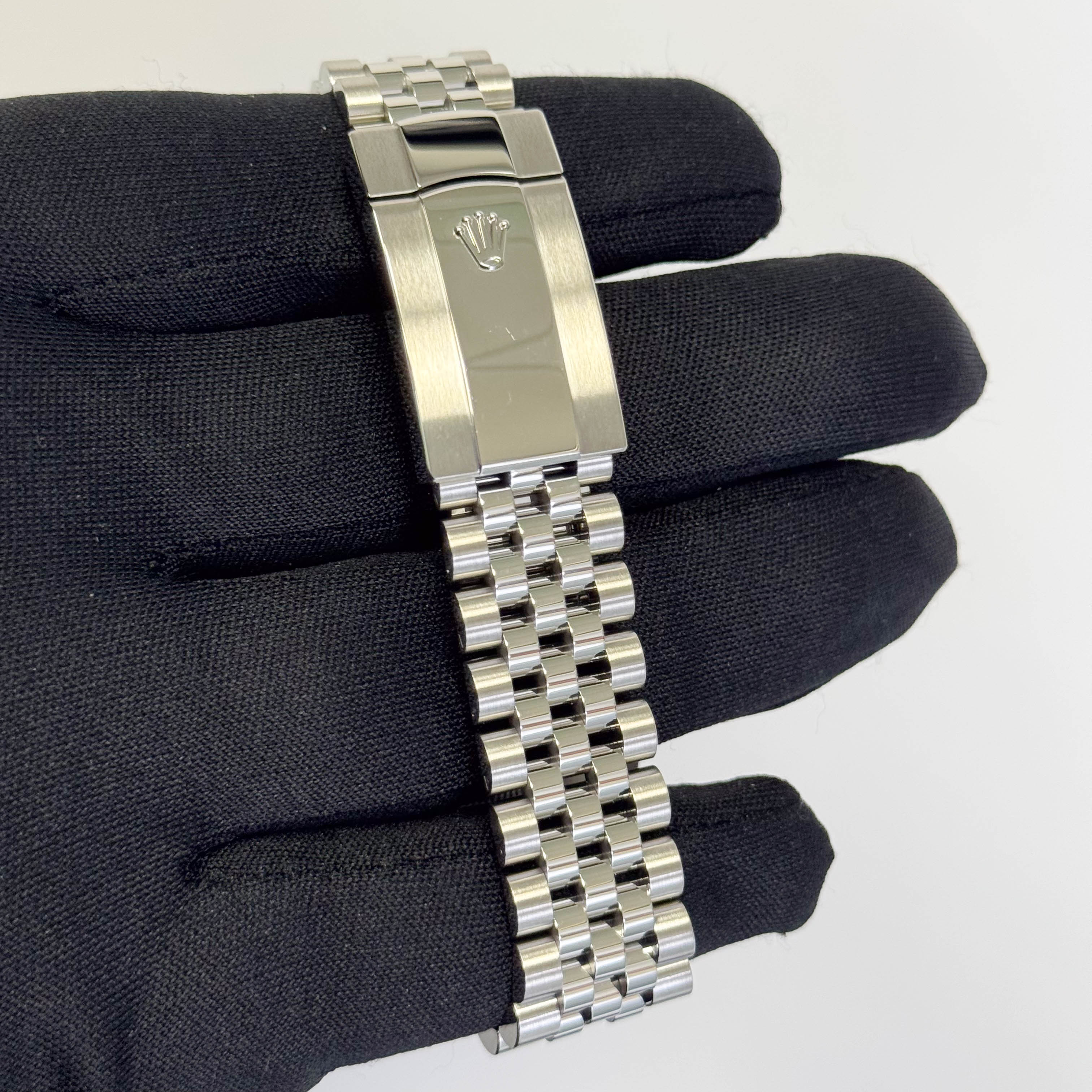 Rolex Datejust 41mm White Dial Watch Ref# 126334 - Happy Jewelers Fine Jewelry Lifetime Warranty