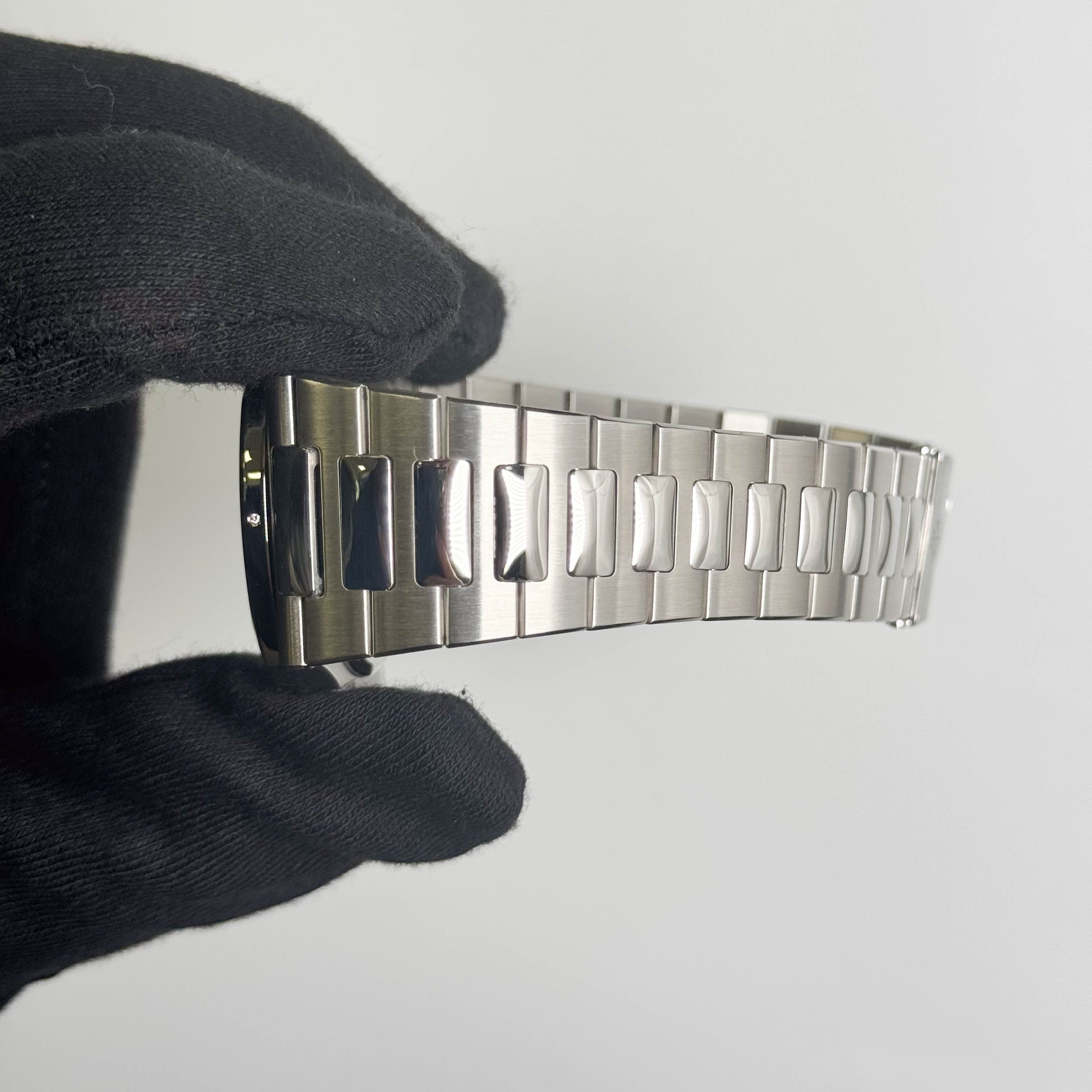 Patek Philippe Nautilus 40mm Sunburst Charcoal Gray Dial Watch Ref# 5711/110P-001