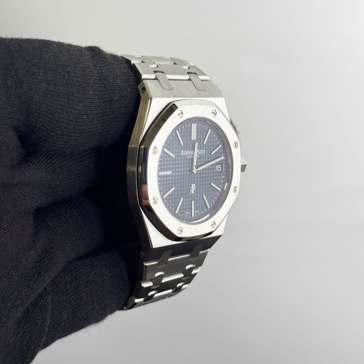 Audemars Piguet Royal Oak "Jumbo" 39mm Blue Dial Watch Ref# 15202ST.OO.1240ST.01