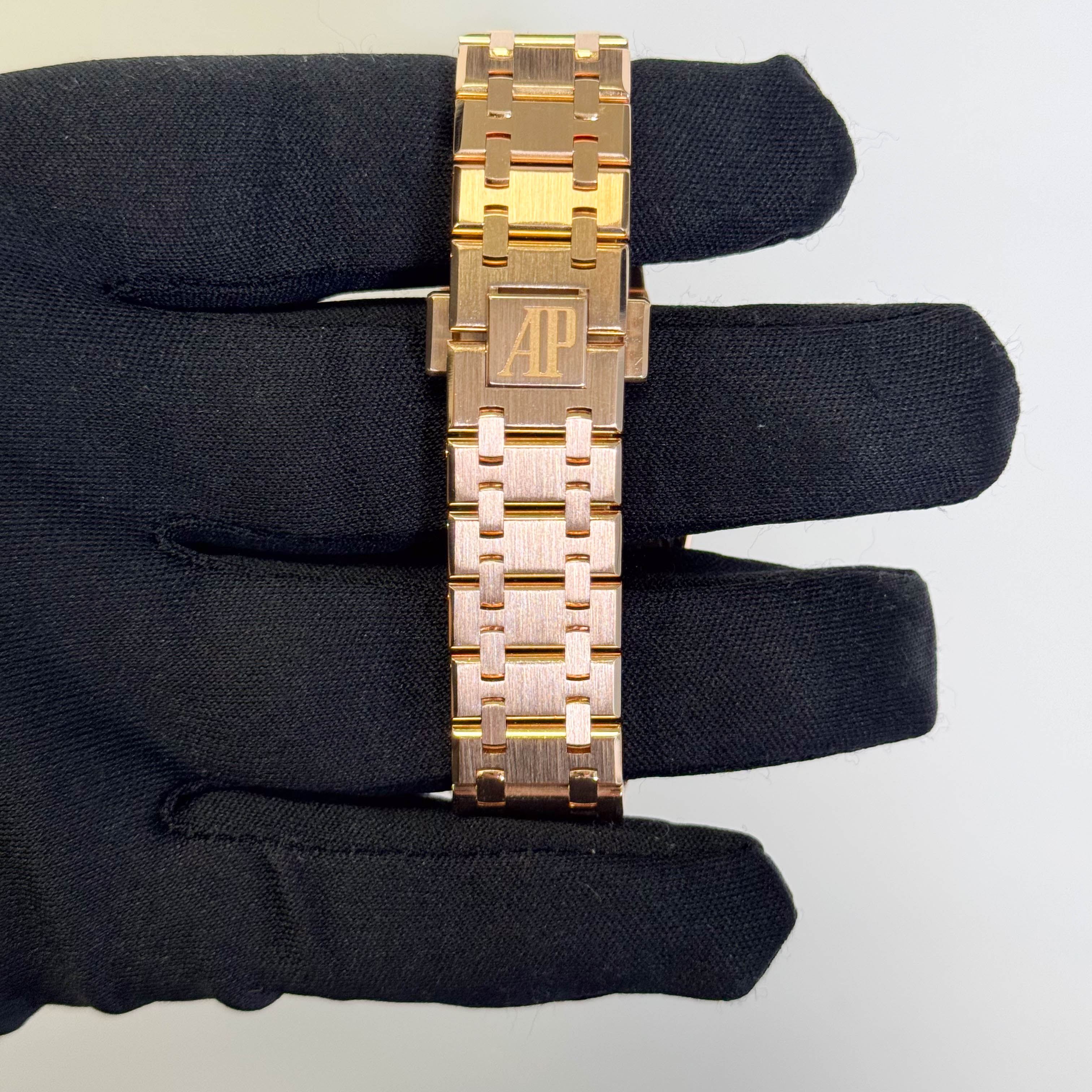 Audemars Piguet Royal Oak 33mm White Dial Watch Ref# 67651OR.ZZ.1261OR.01