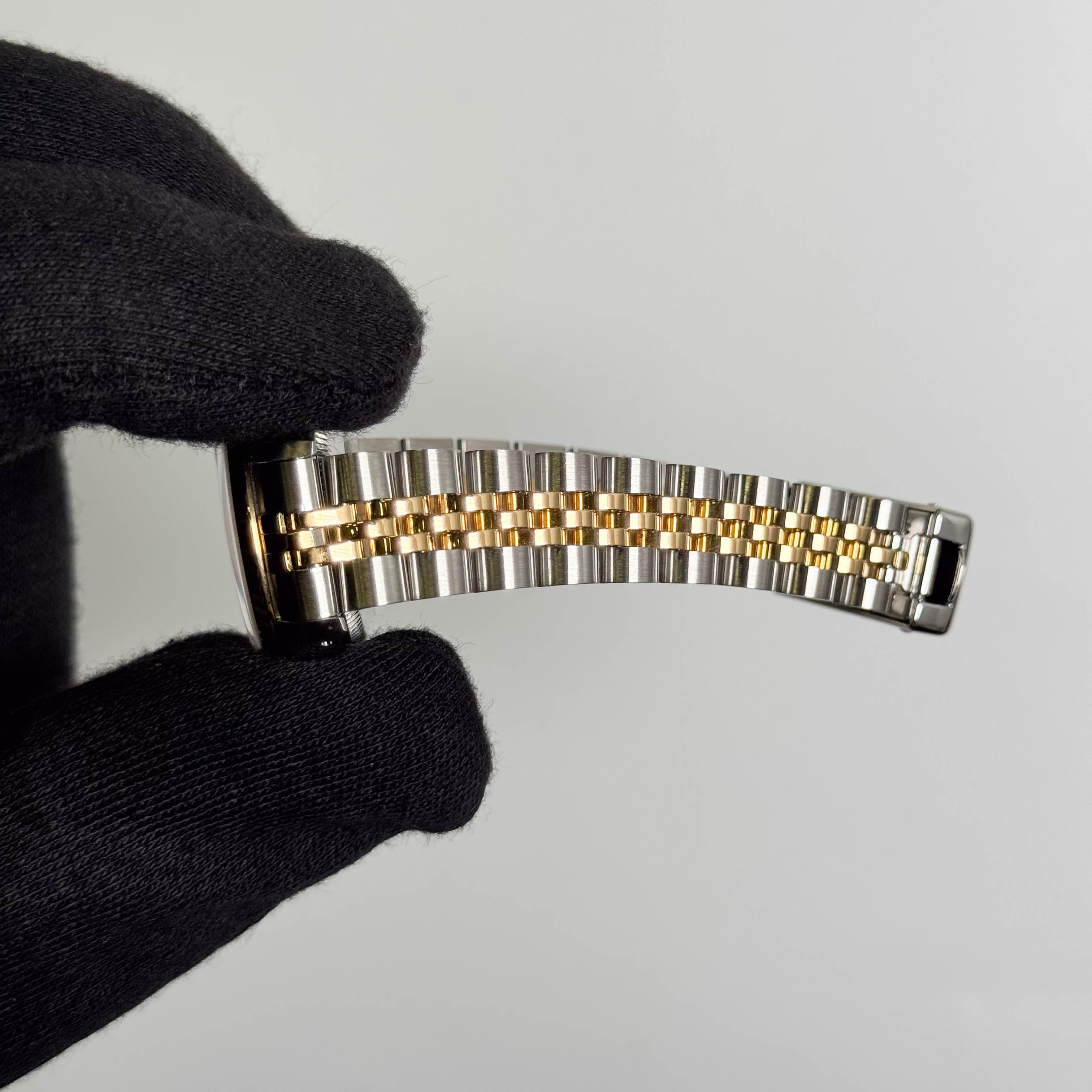 Rolex Datejust 26mm Champagne Dial Watch Ref# 69173